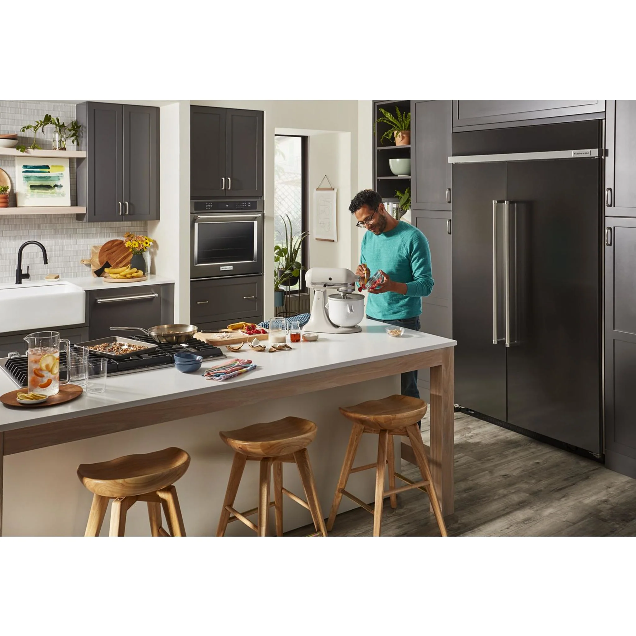 KitchenAid 30 cu.ft. 48" Built-In Side-by-Side Refrigerator with PrintShield Finish - Black Stainless Steel with PrintShield™ Finish (KBSN708MBS) - Image 22