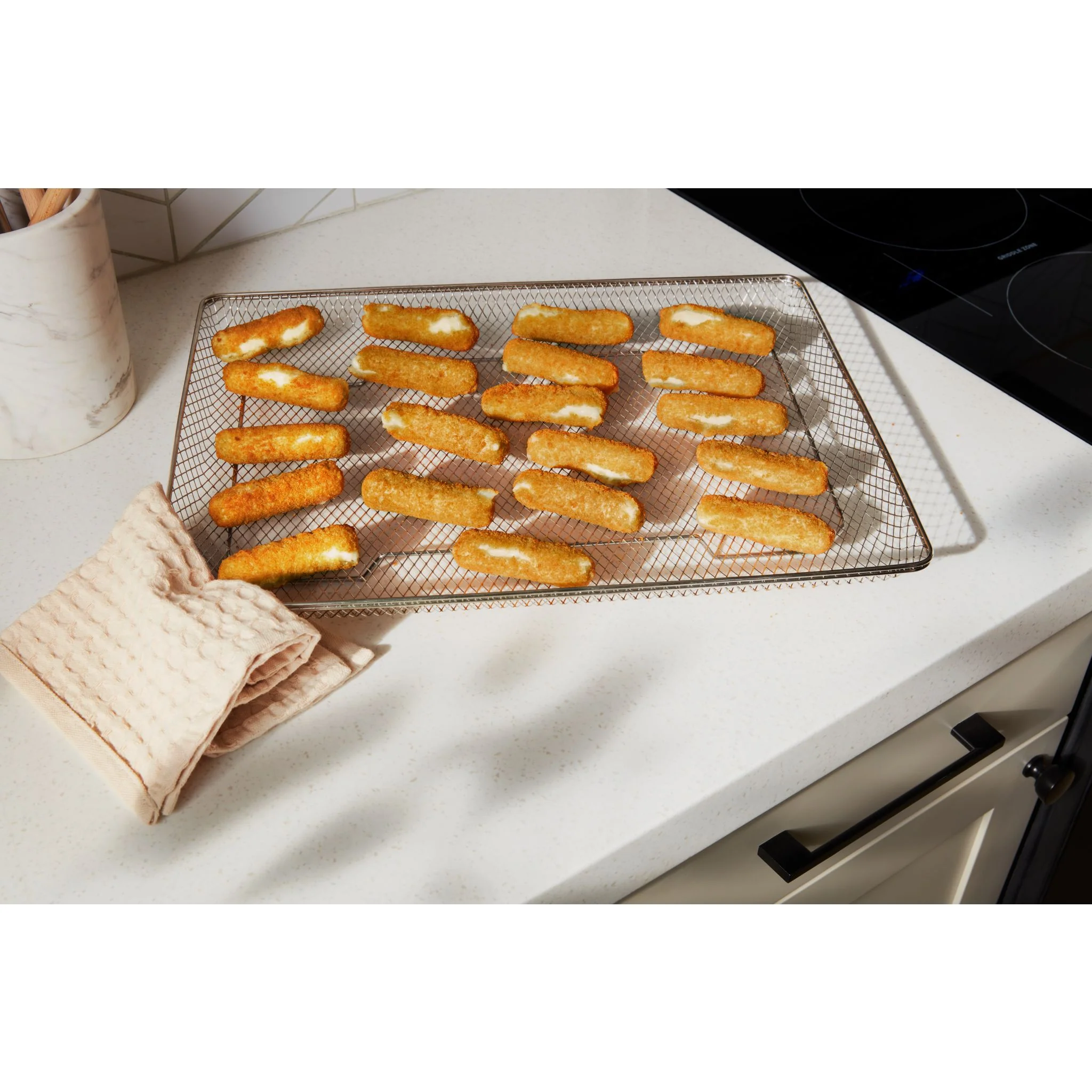 Whirlpool 30-inch Smart Electric Range with Air Cooking Technology, WipeCleanCoating, Steam/Self Cleaning, Rapid Preheat 5.3 CuFt Capacity -Fingerprint Resistant Stainless Steel (YWFES7530RZ) - Image 13