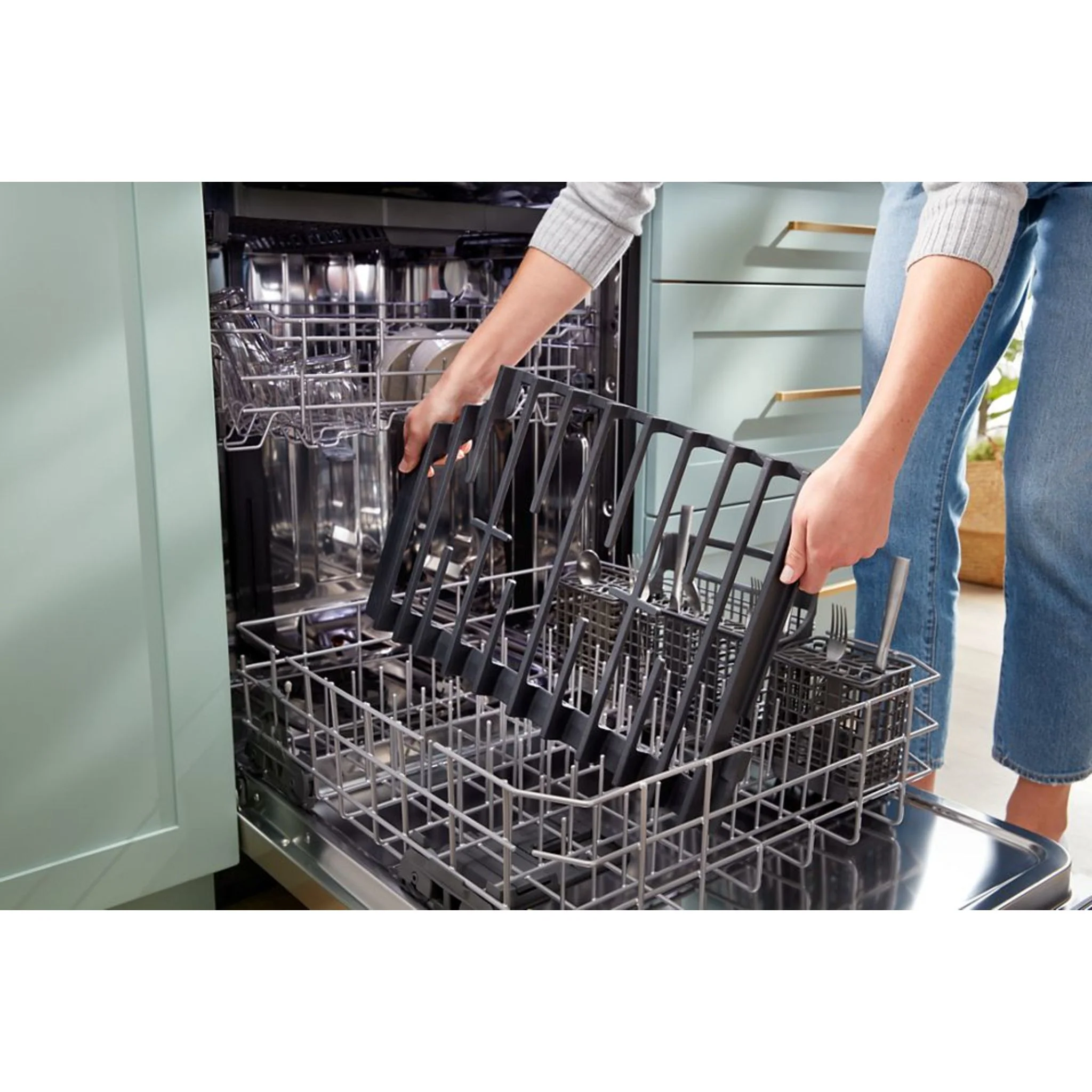 Whirlpool 36-inch Gas Cooktop with EZ-2-LiftHinged Cast-Iron Grates -Black (WCGK5036PB) - Image 11