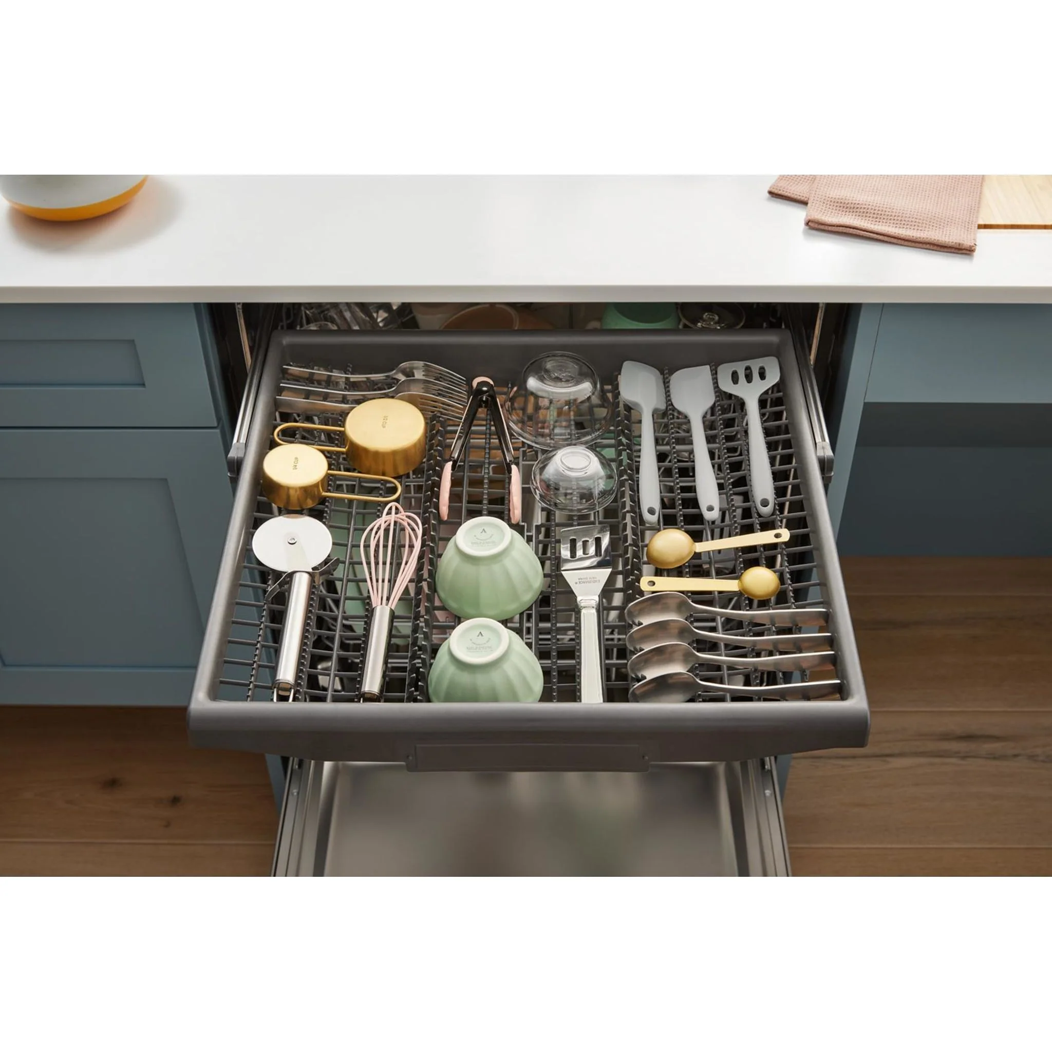 Whirlpool 44 dBA Dishwasher Accessible Flush with Cabinets with 3rd Rack -Stainless Steel (WDT550SAPZ) - Image 12