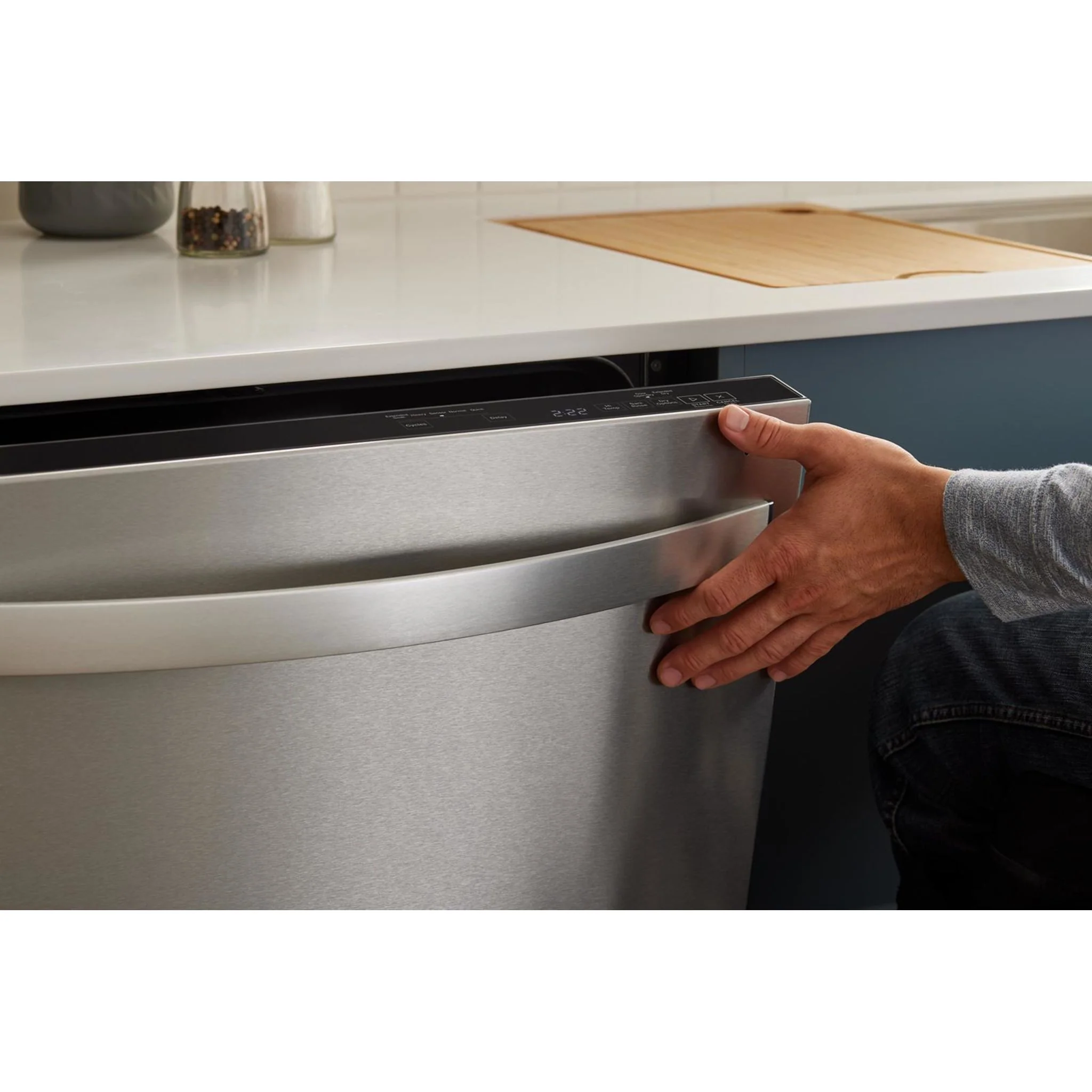 Whirlpool 44 dBA Dishwasher Accessible Flush with Cabinets with 3rd Rack -Stainless Steel (WDT550SAPZ) - Image 6