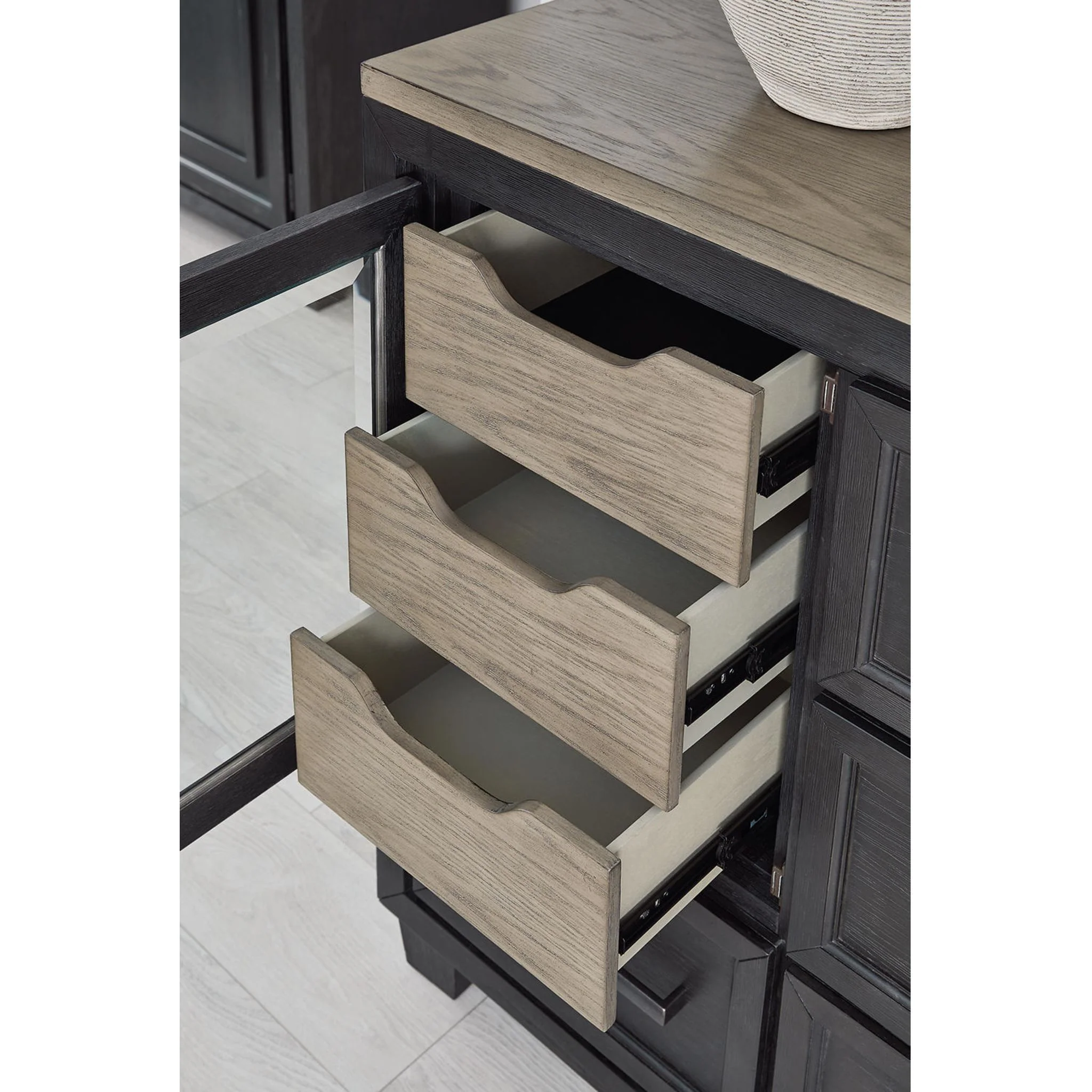 Foyland 5 Piece Queen Storage Bedroom - Image 24