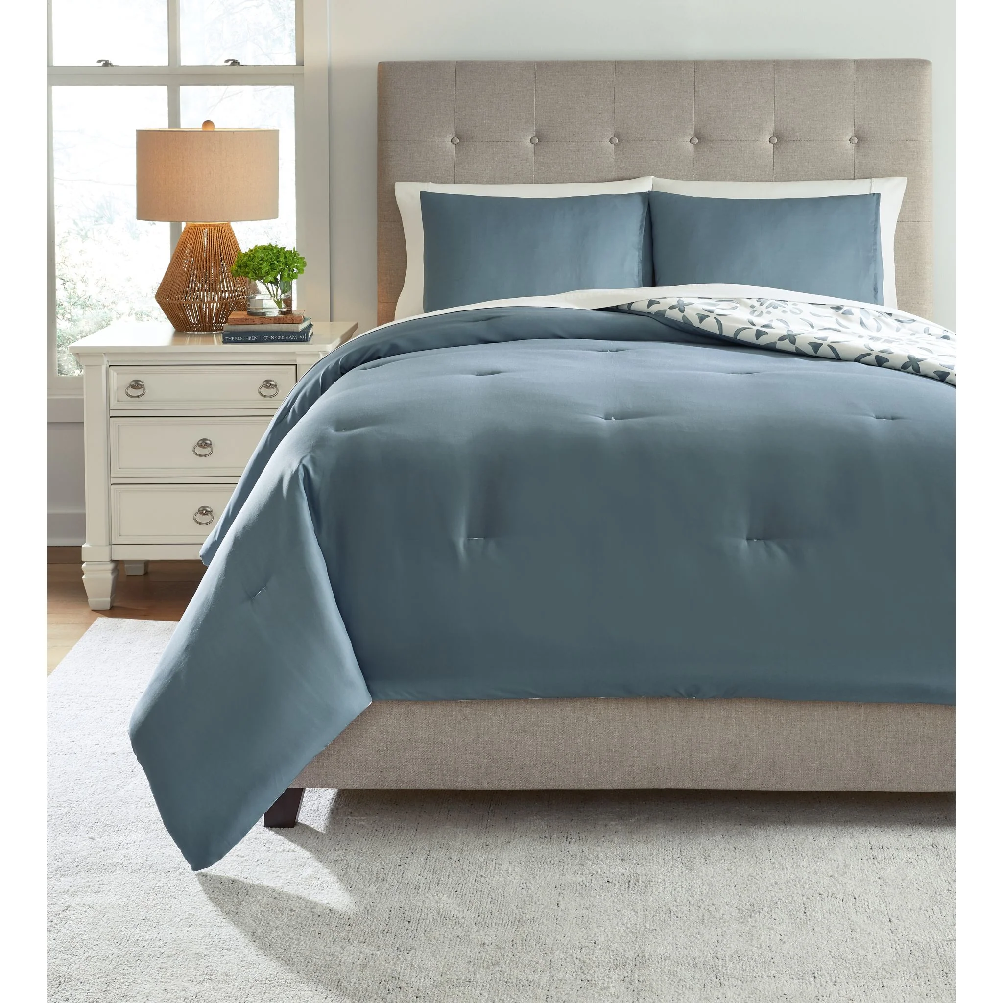 Adason Queen Comforter Set - Image 2
