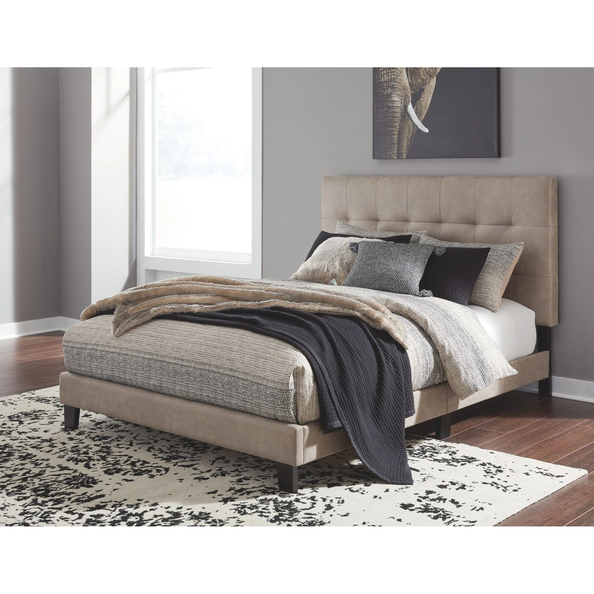 Adelloni Upholstered King Bed - Image 6