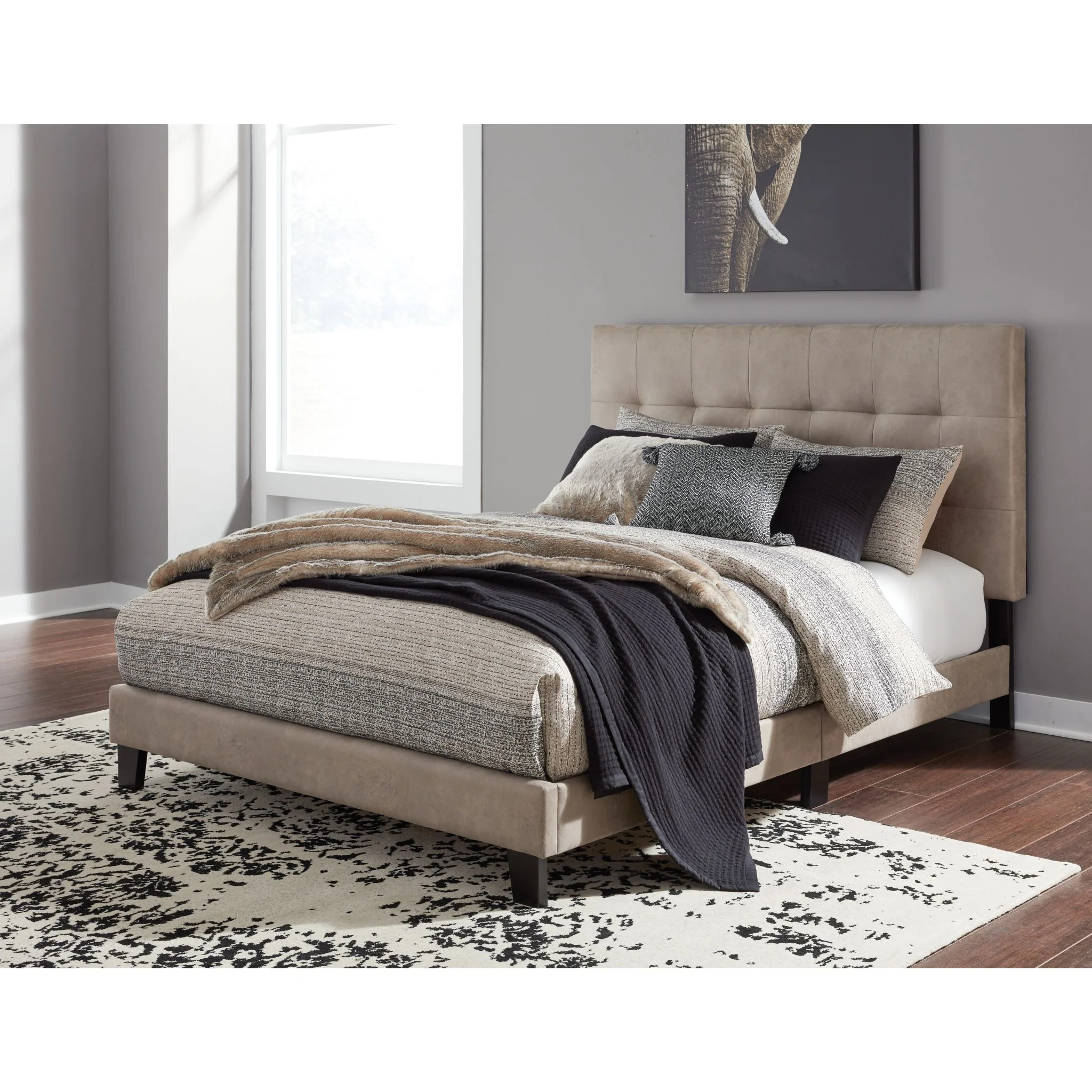 Adelloni Upholstered Queen Bed - Image 6