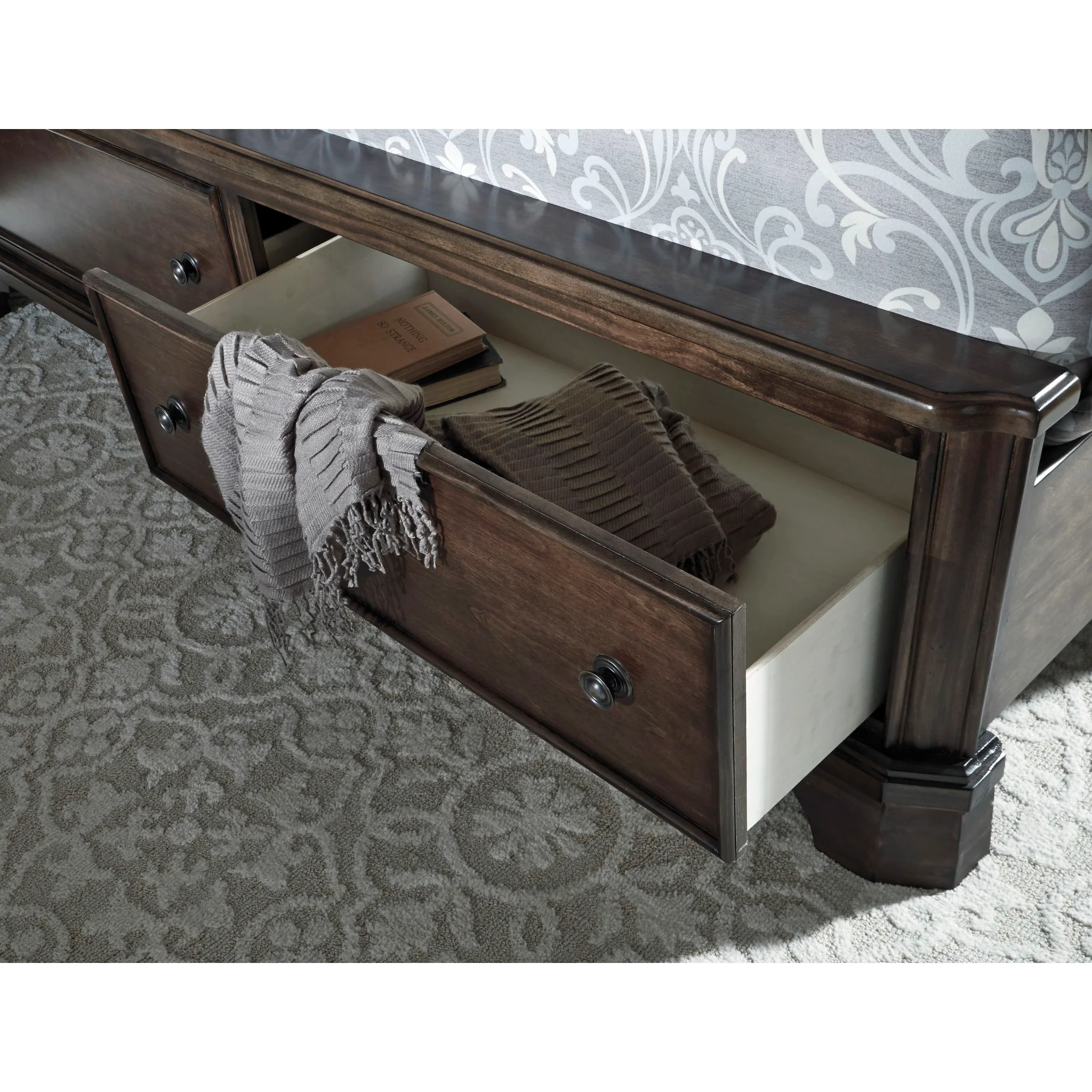 Adinton 5 Piece Storage Bedroom - Image 3