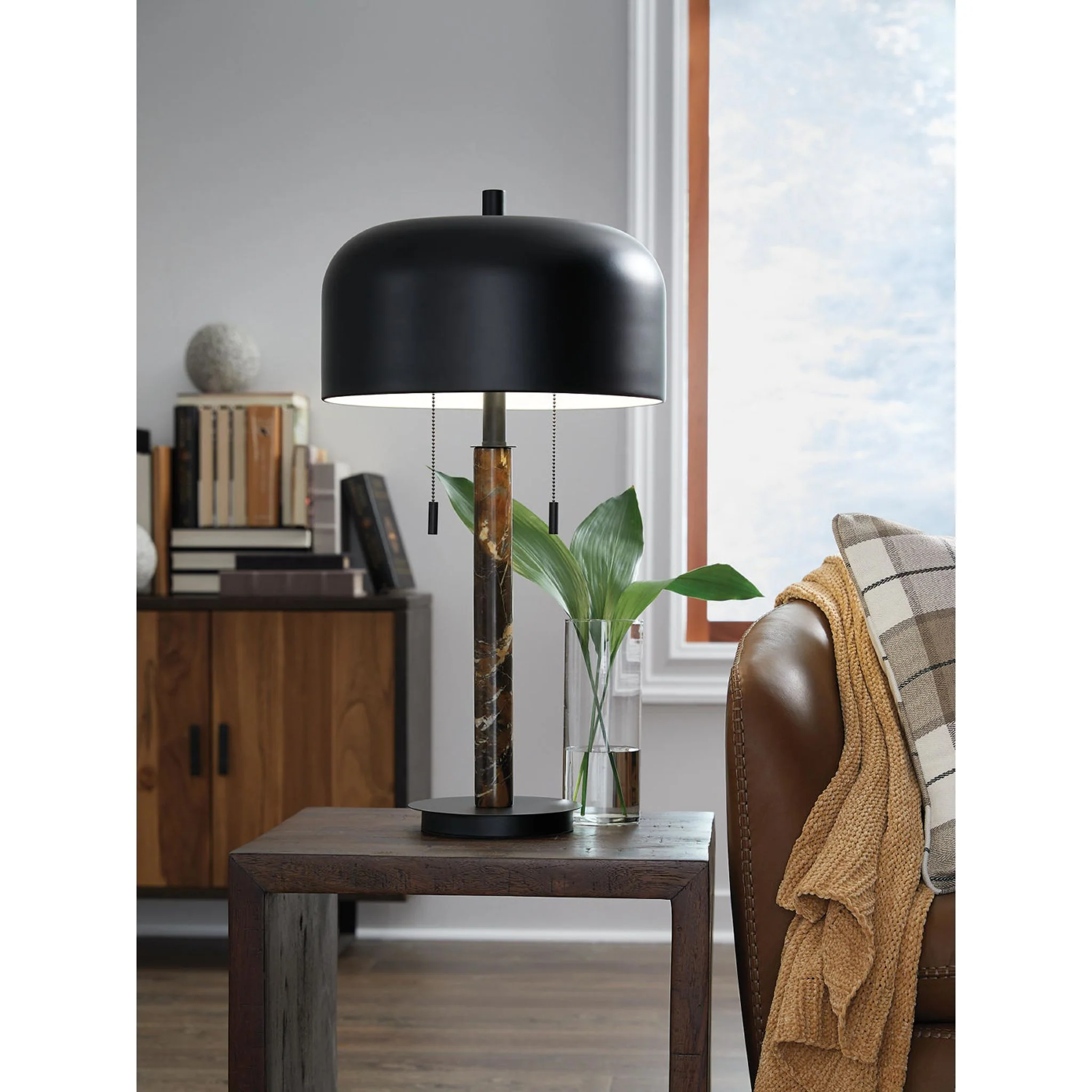 Alanbert Table Lamp - Image 2