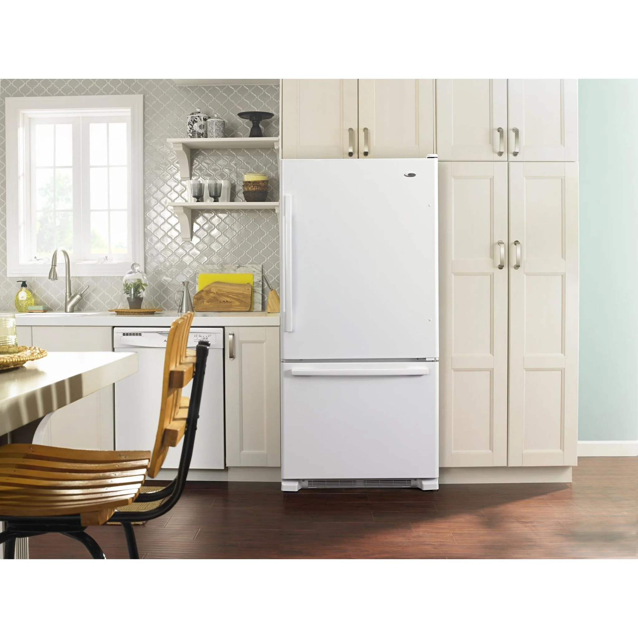 Amana 22 cu. ft. Bottom-Freezer Refrigerator with Large Capacity -White-on-White (ABB2224BRW) - Image 20