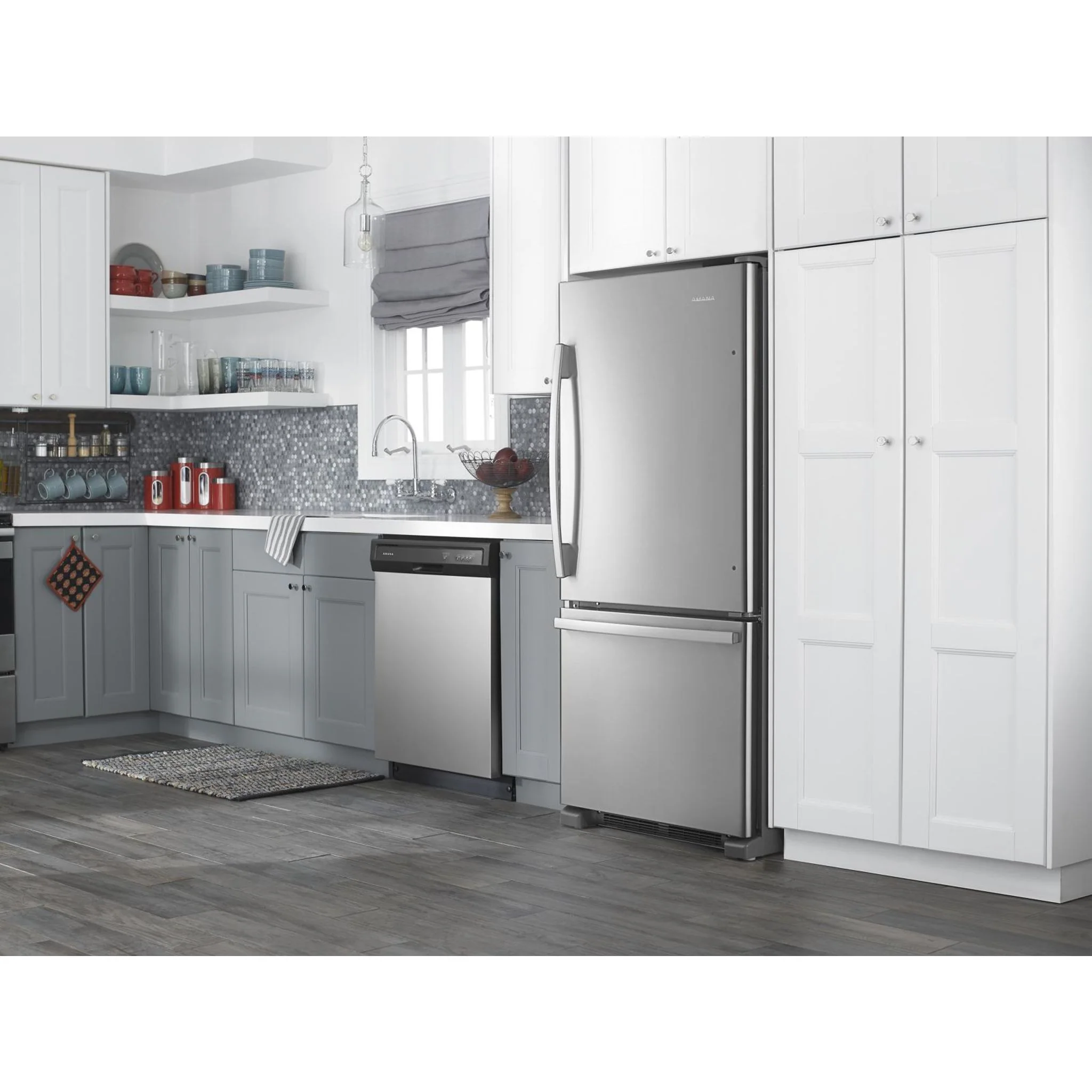 Amana 29-inch Wide Bottom-Freezer Refrigerator with EasyFreezerPull-Out Drawer -- 18 cu. ft. Capacity -Stainless Steel (ABB1924BRM) - Image 32