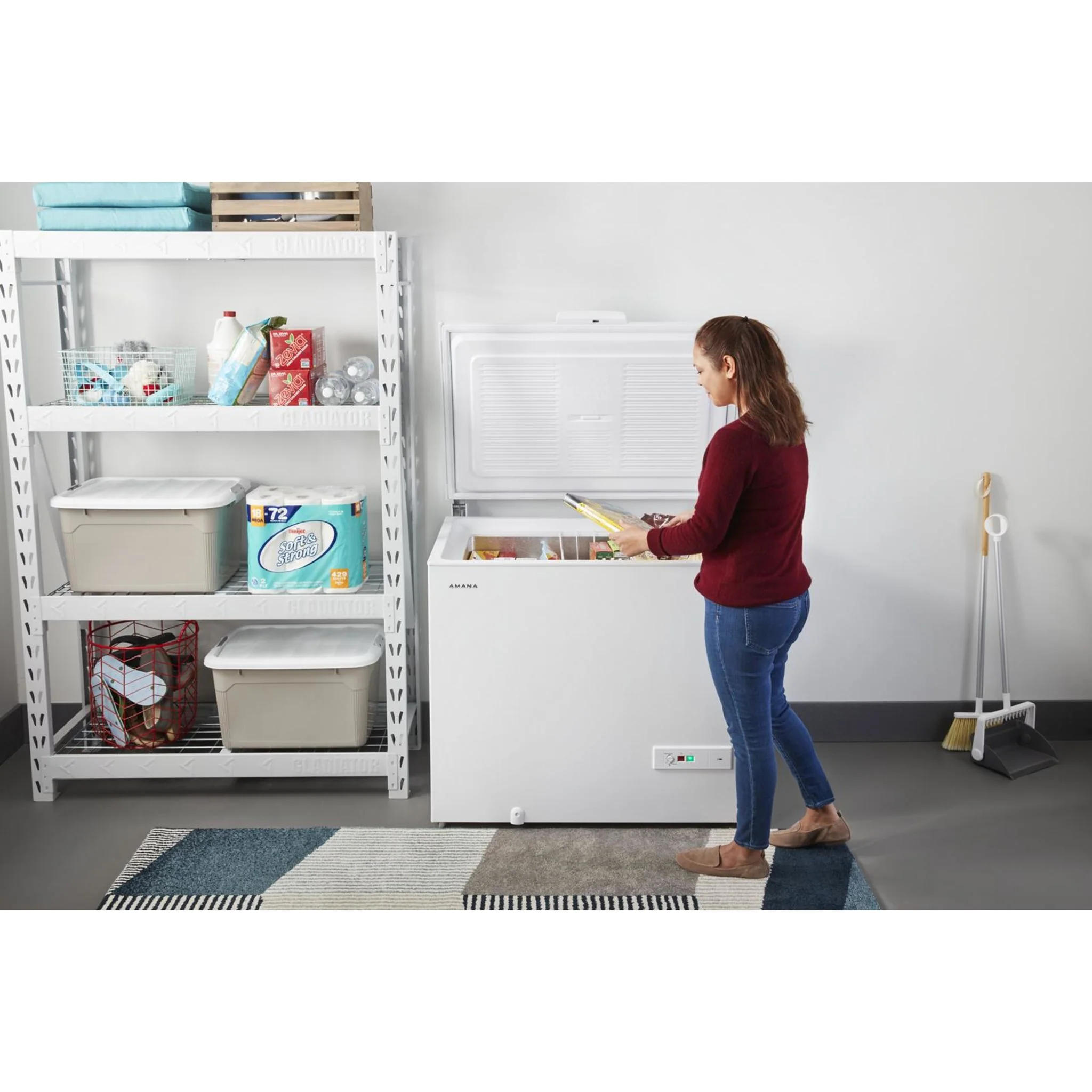 Amana 9 cu. ft. Chest Freezer (AQC0902LW) - Image 13