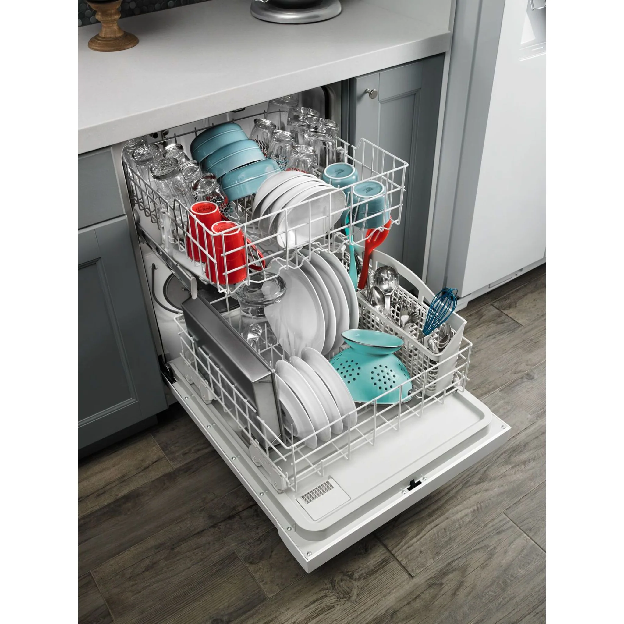 Amana Dishwasher with Triple Filter Wash System (ADB1400AGW) - Image 17
