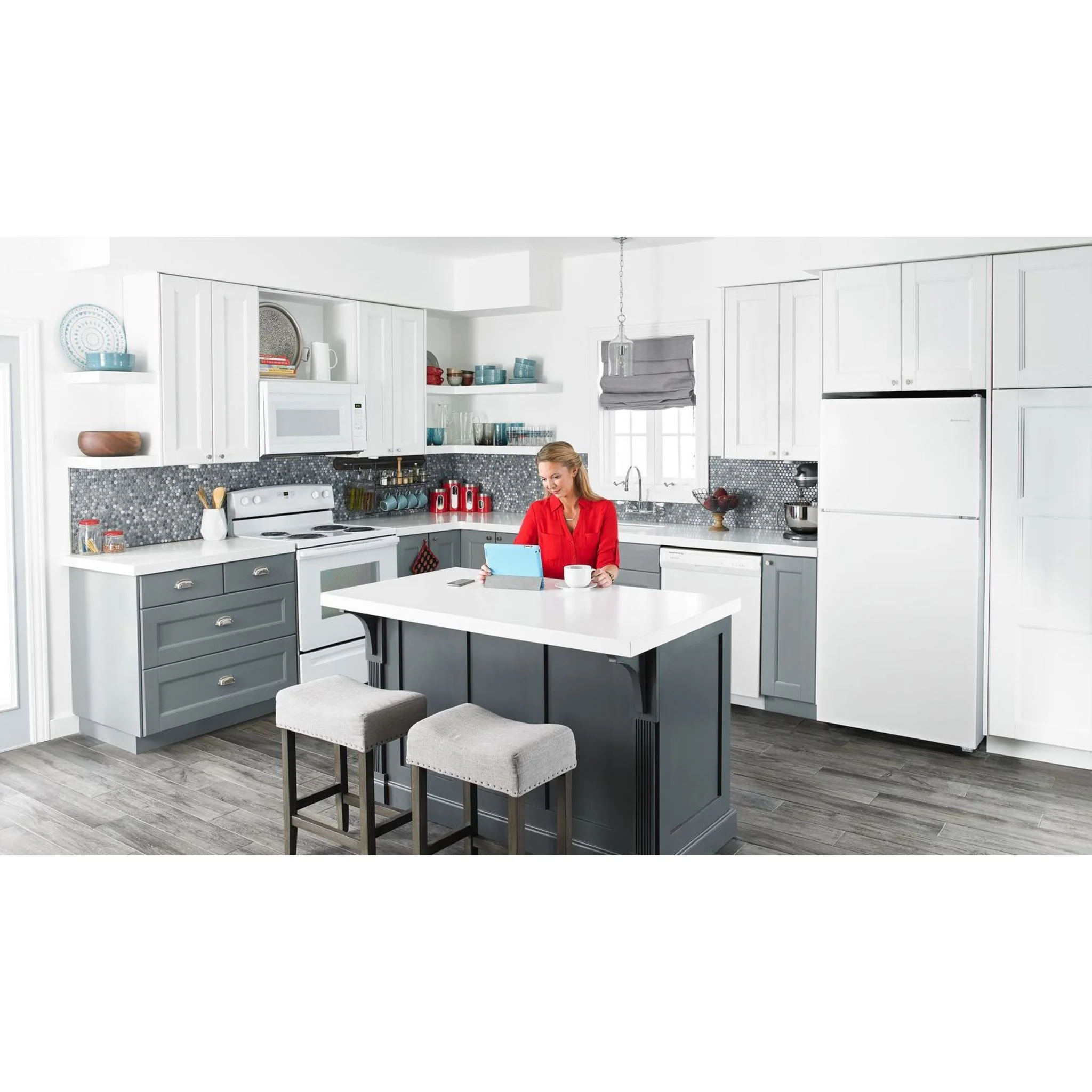 Amana  18 cu.ft. Top-Freezer Refrigerator with Electronic Temperature Controls - White (ART318FFDW) - Image 9