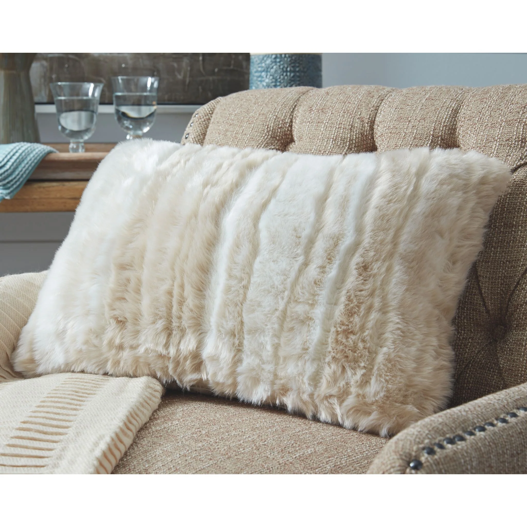 Amoret Pillow - Image 2