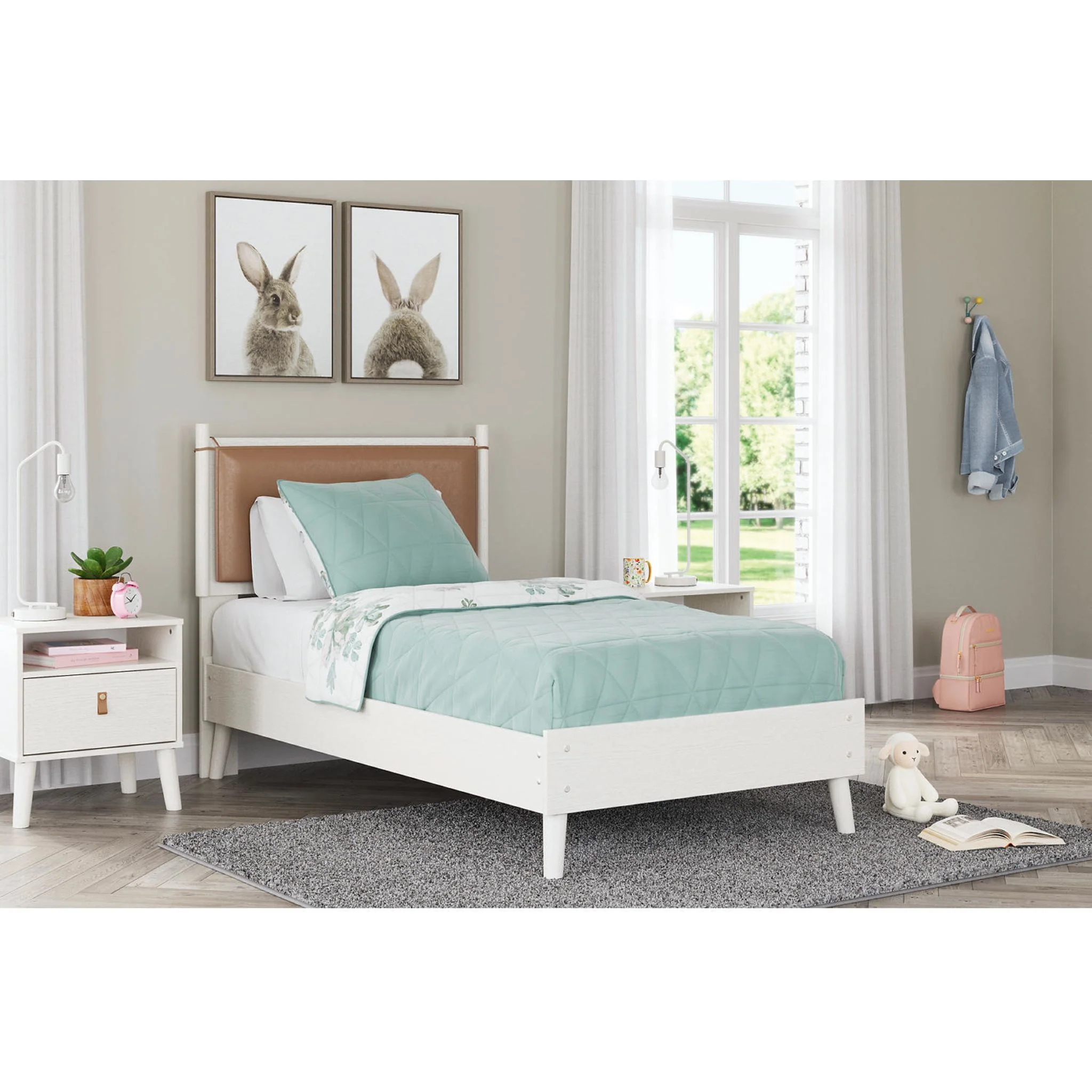 Aprilyn Panel Bed - Image 13