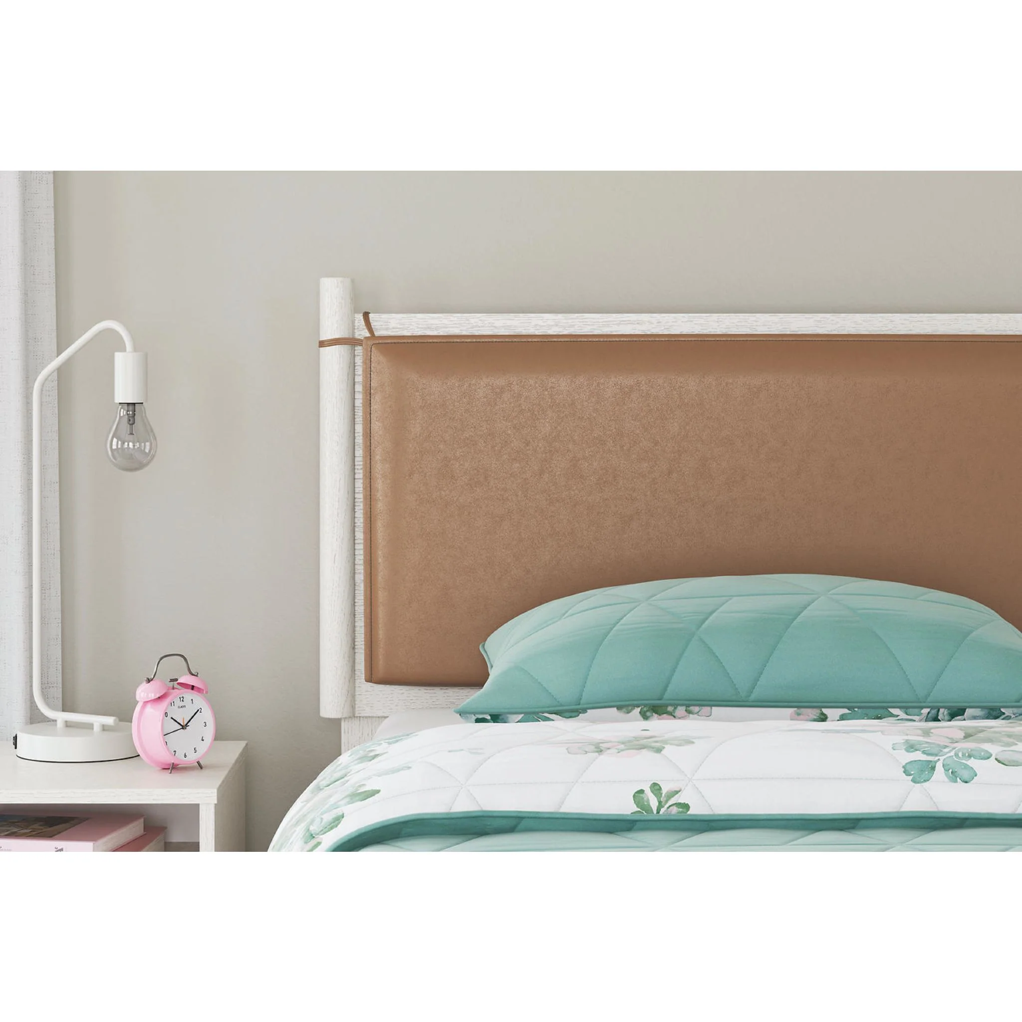 Aprilyn Panel Bed - Image 7