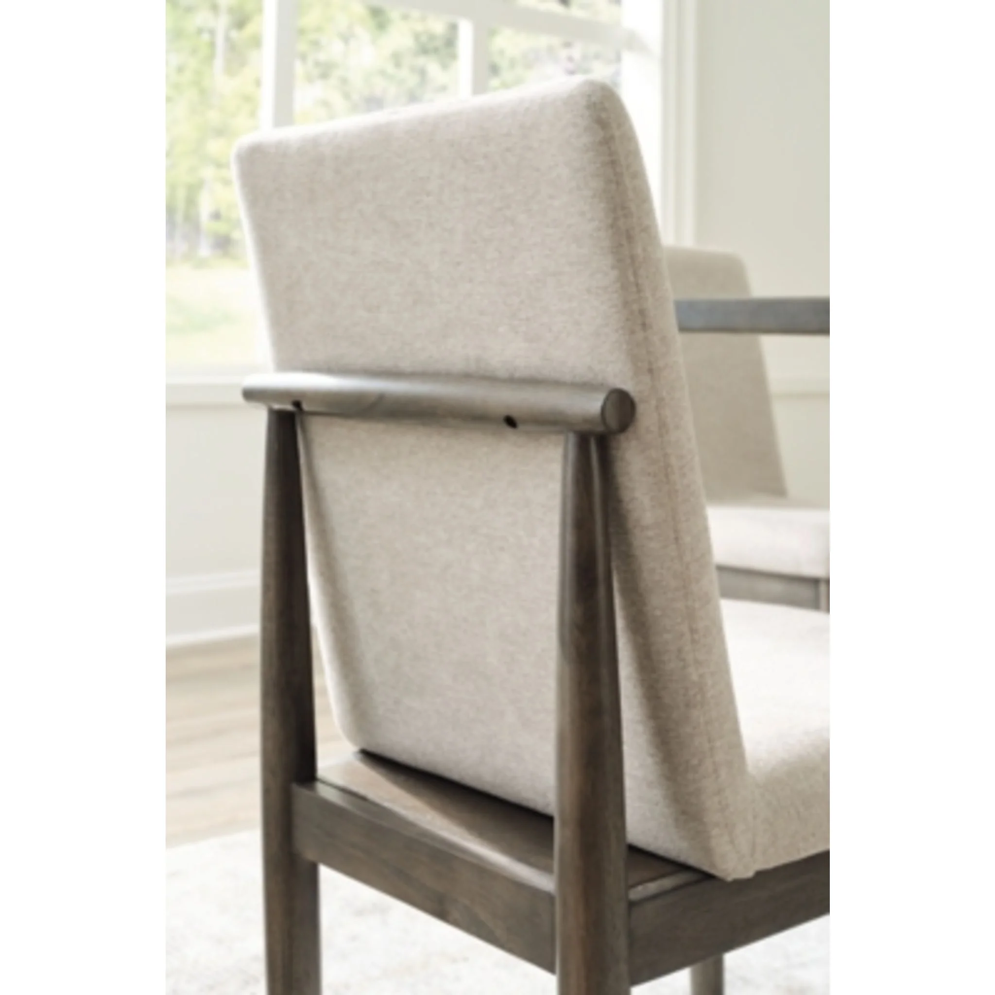 Arkenton-Exclusive Dining Set - Image 3