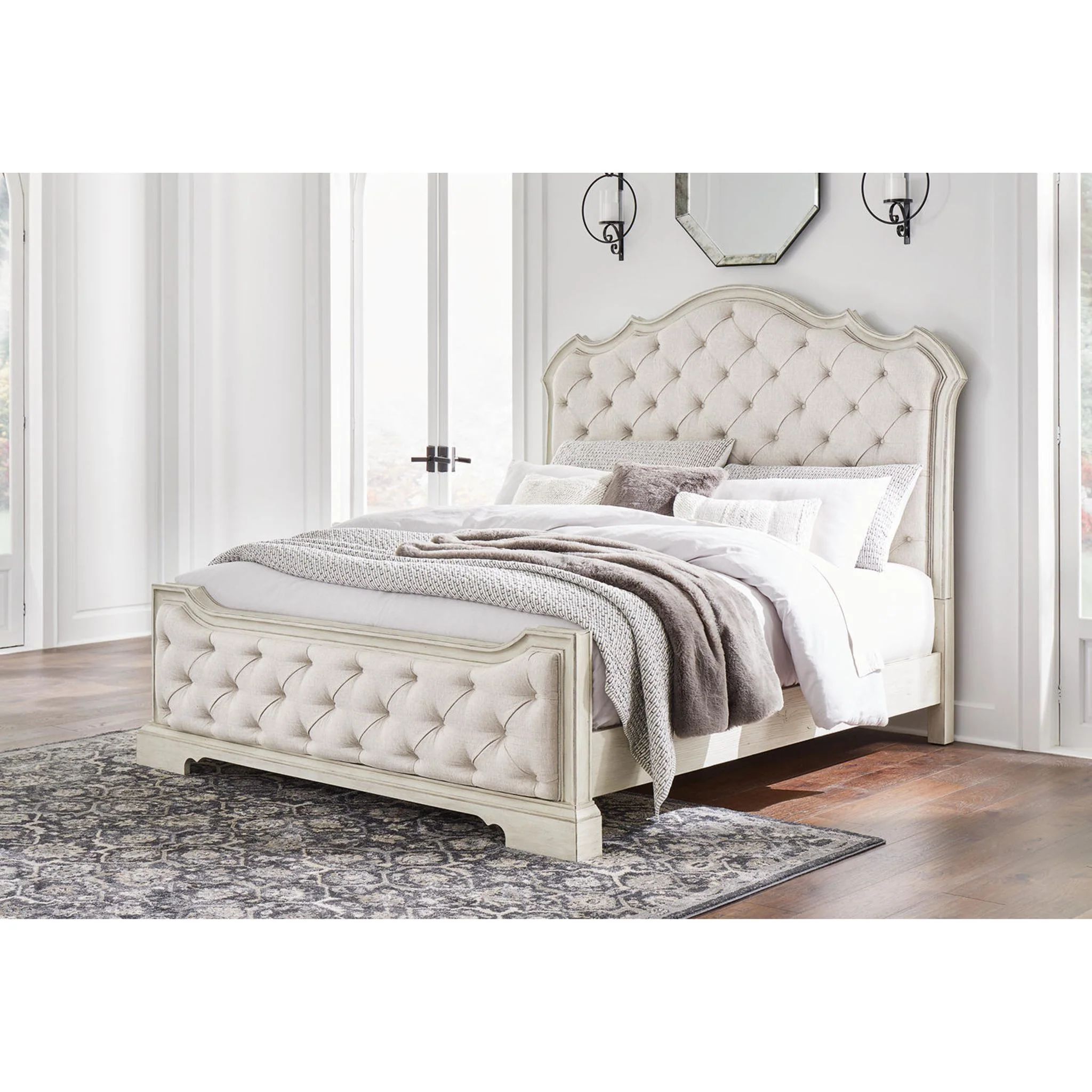 Arlendyne 5 Piece Panel Bedroom - Image 19