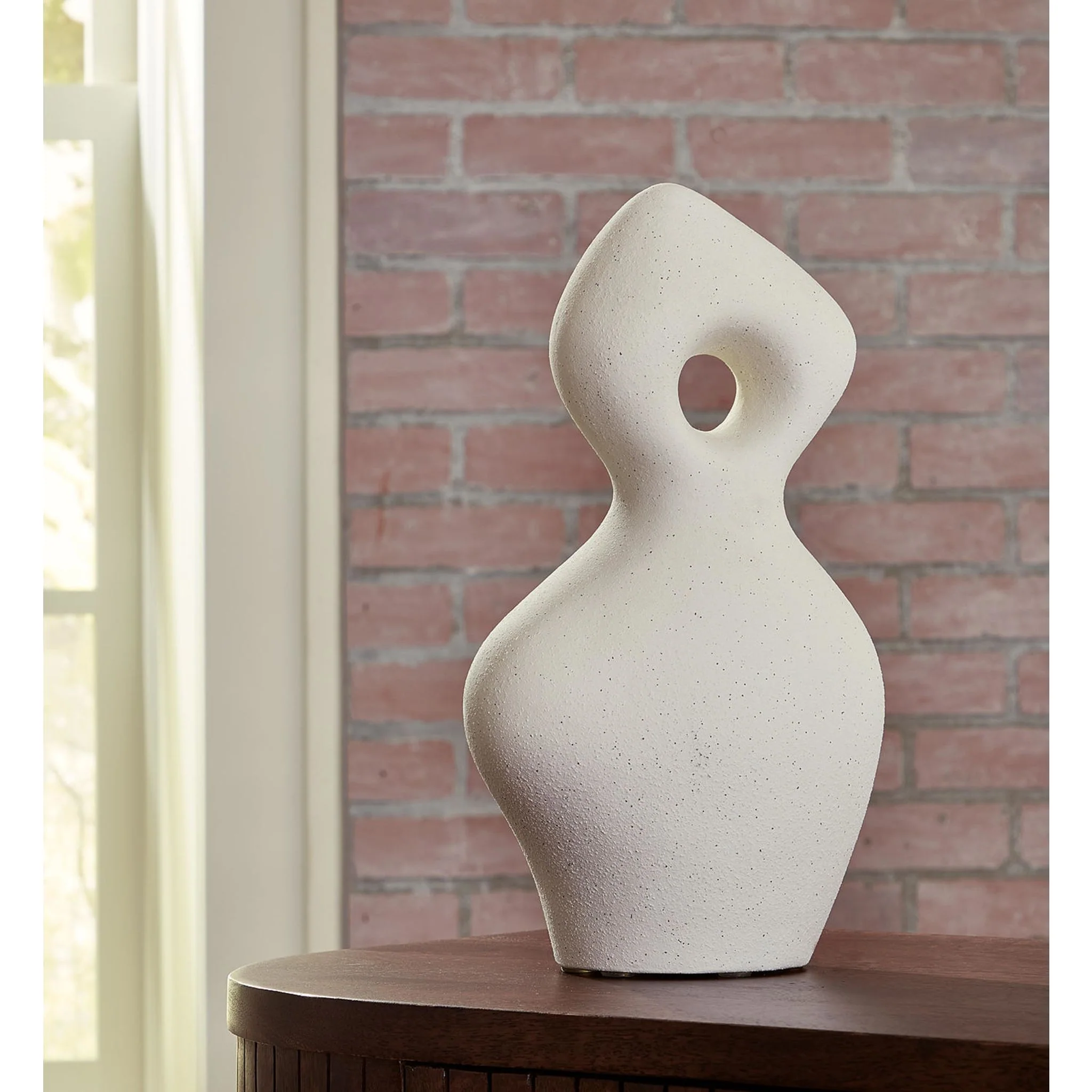 Arthrow Sculpture - Image 2