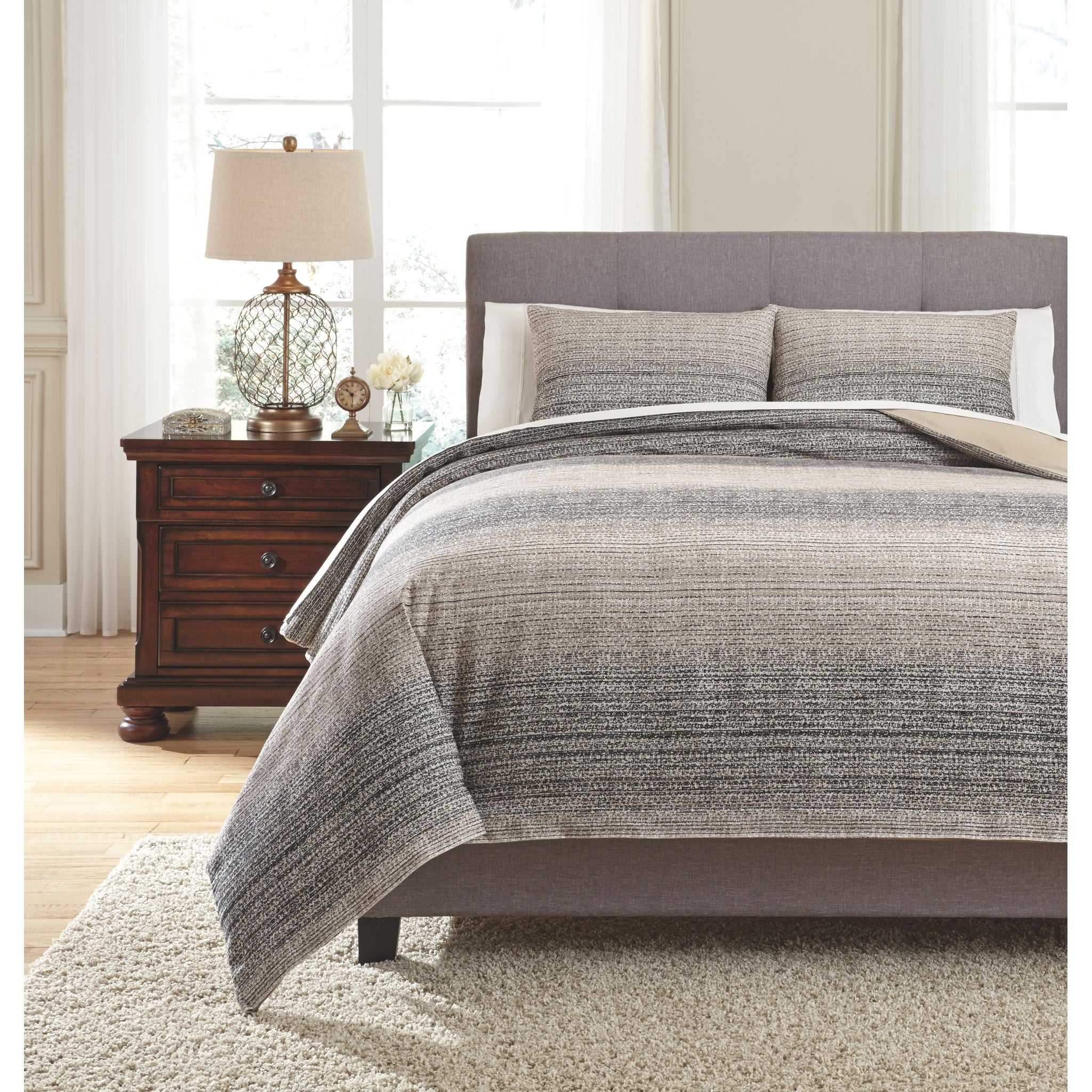 Arturo Queen Duvet Cover Set - Image 3