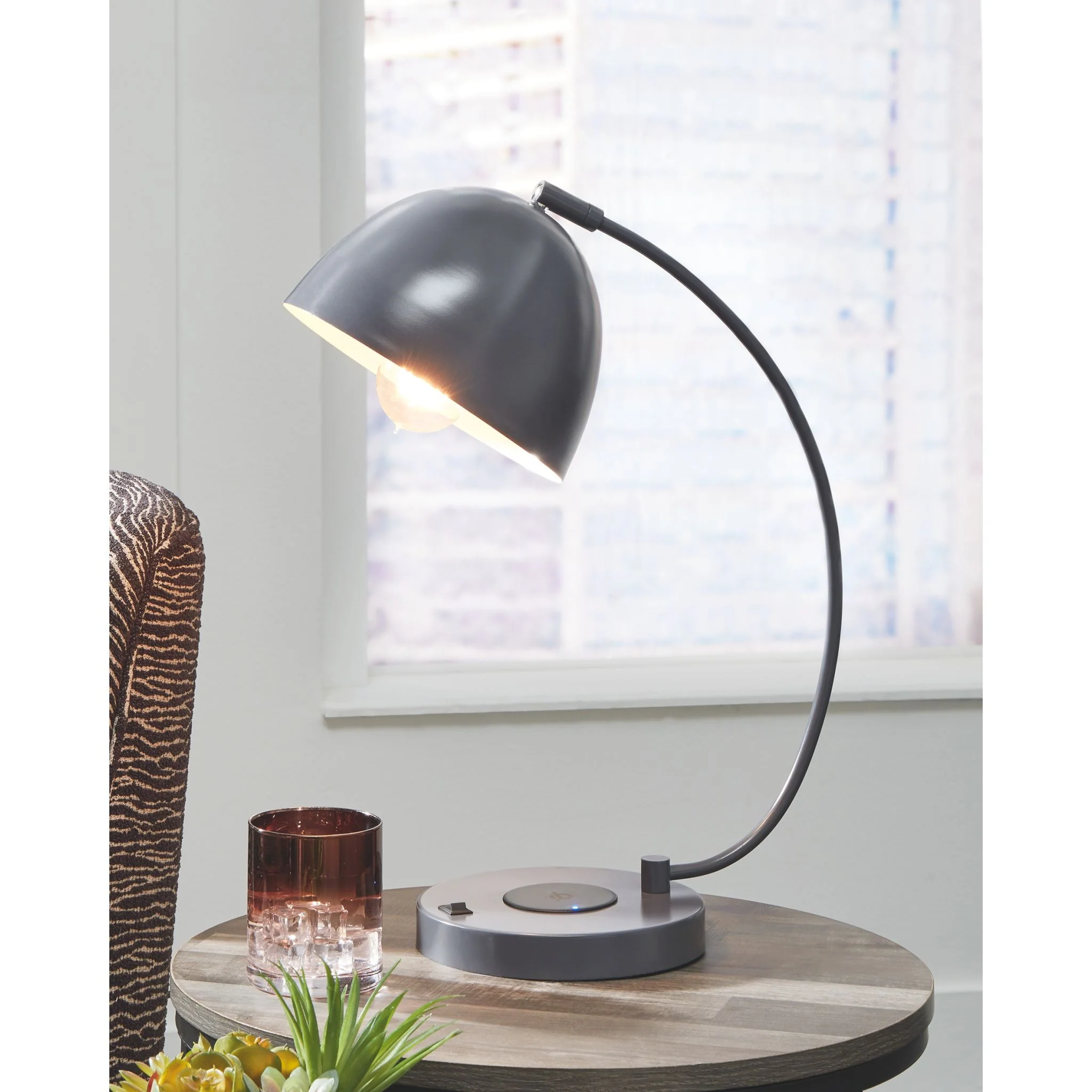 Austbeck Desk Lamp (Single) - Image 2