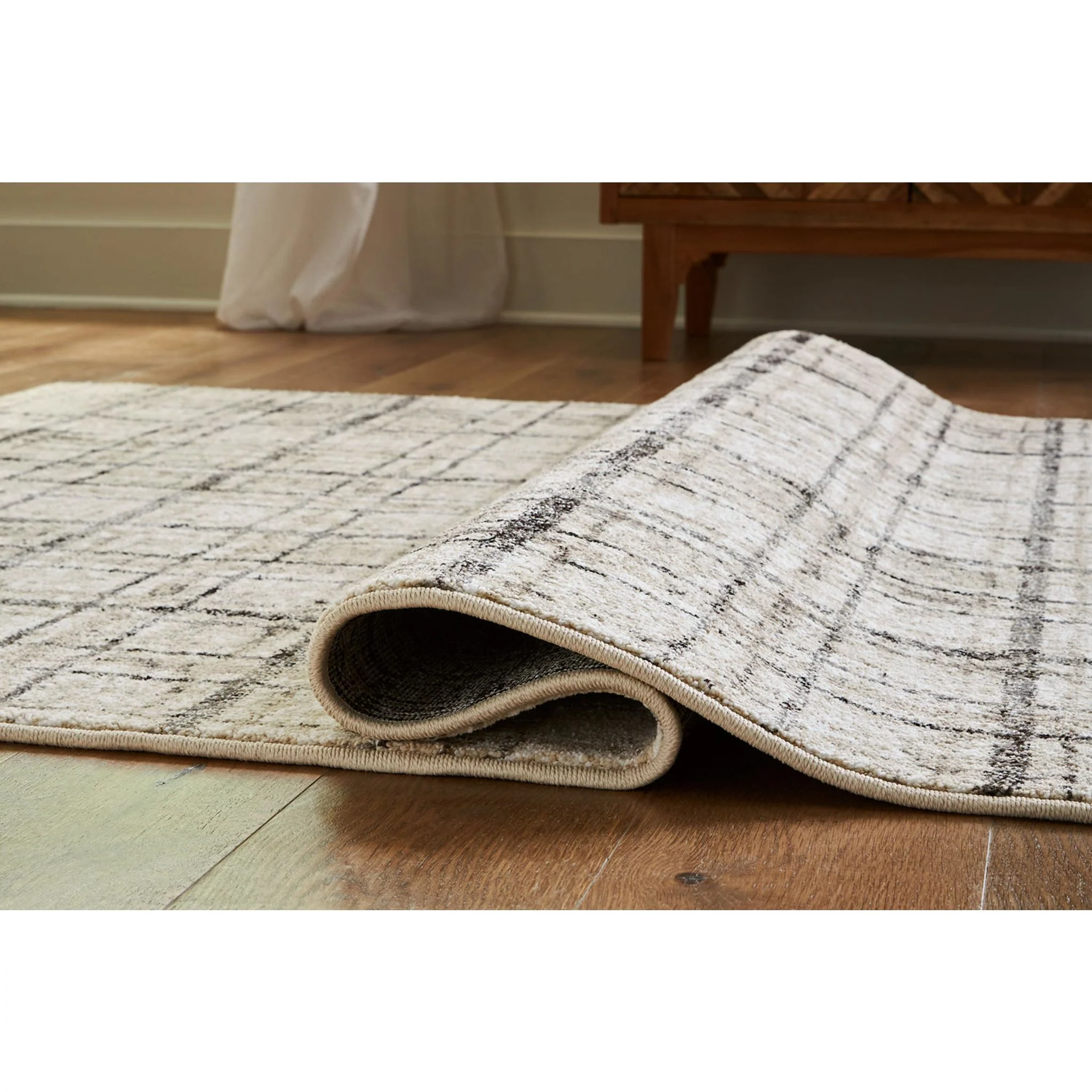 Azmerilla Area Rug - Image 3