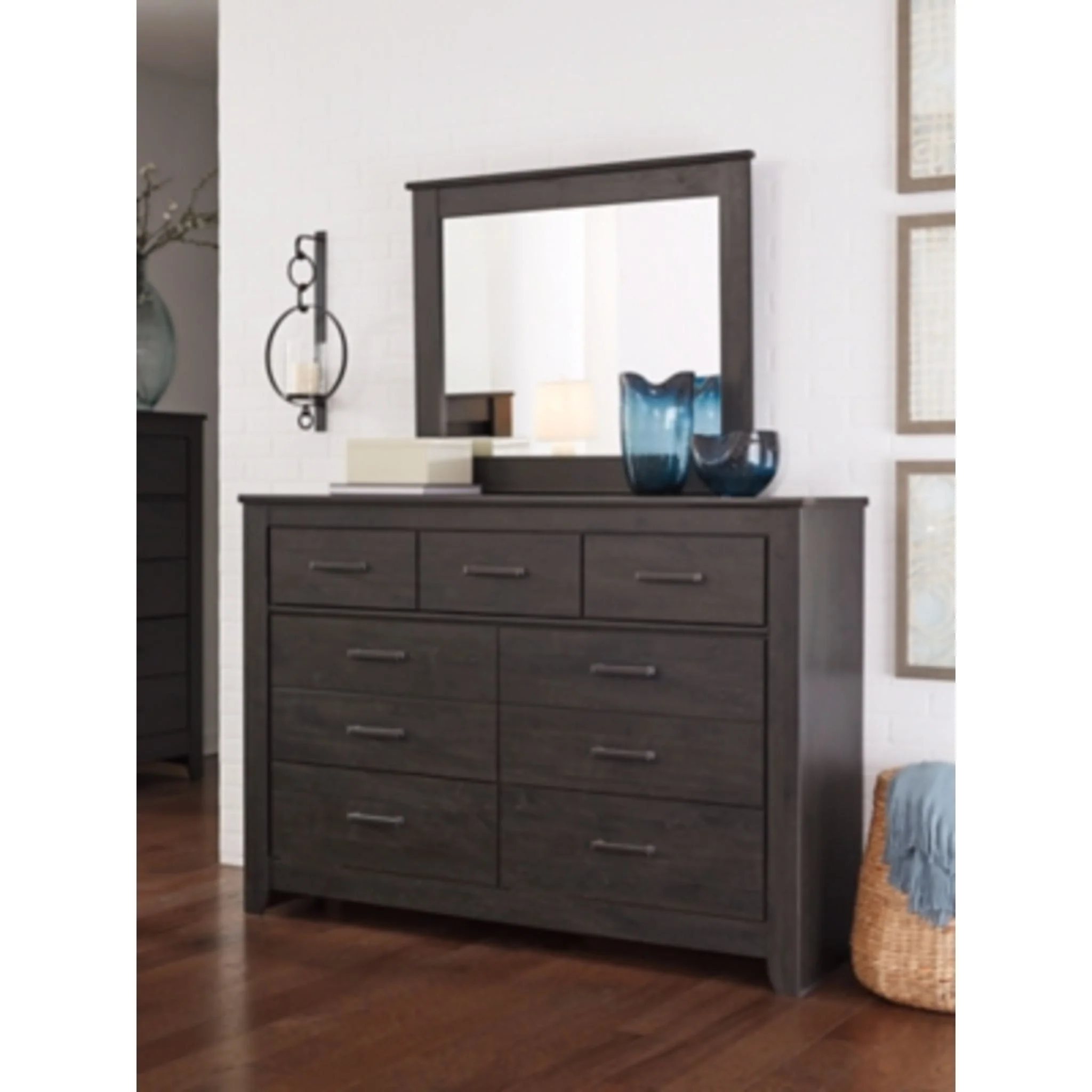 Brinxton 5 Piece Full Panel Bedroom - Image 2