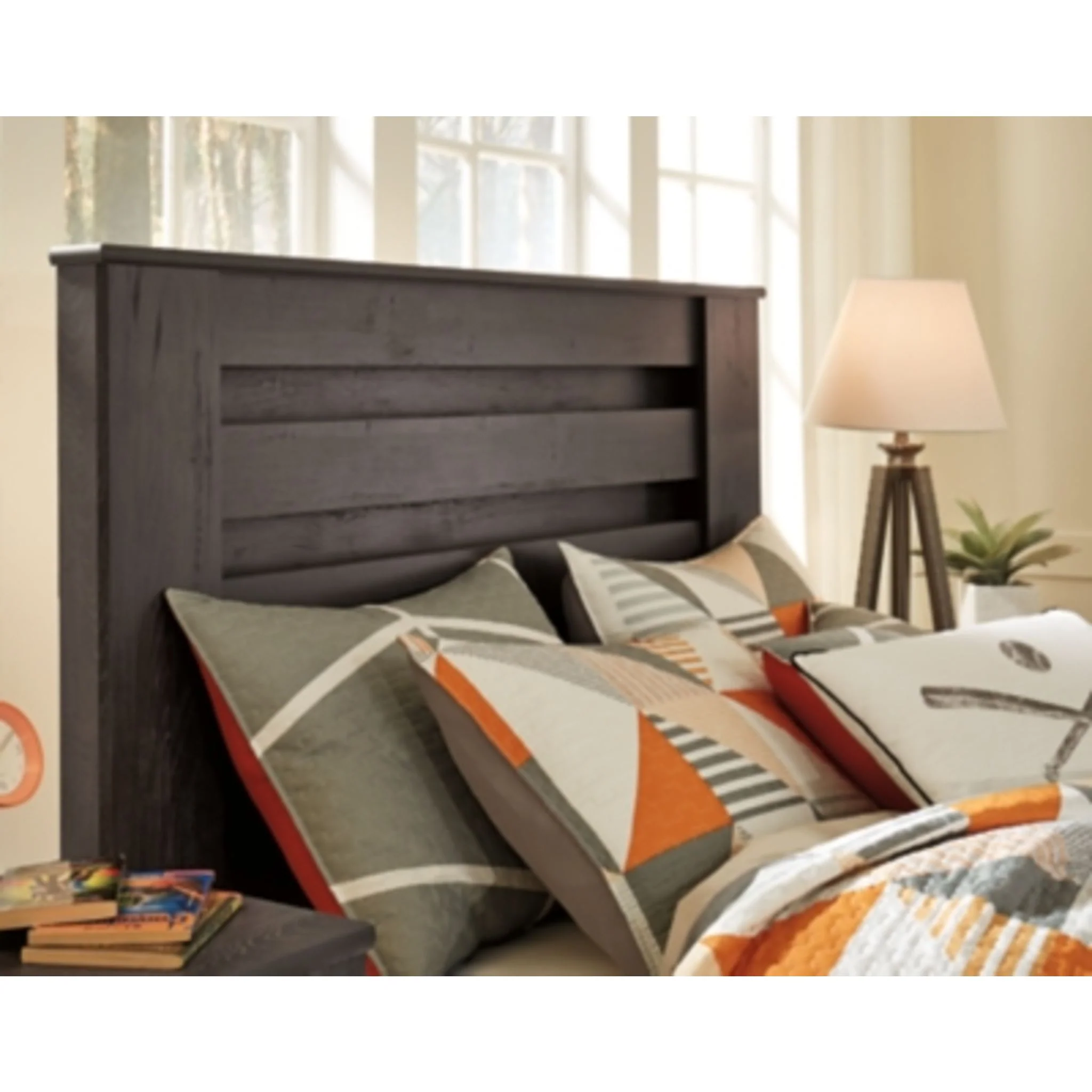 Brinxton 5 Piece Full Panel Bedroom - Image 7