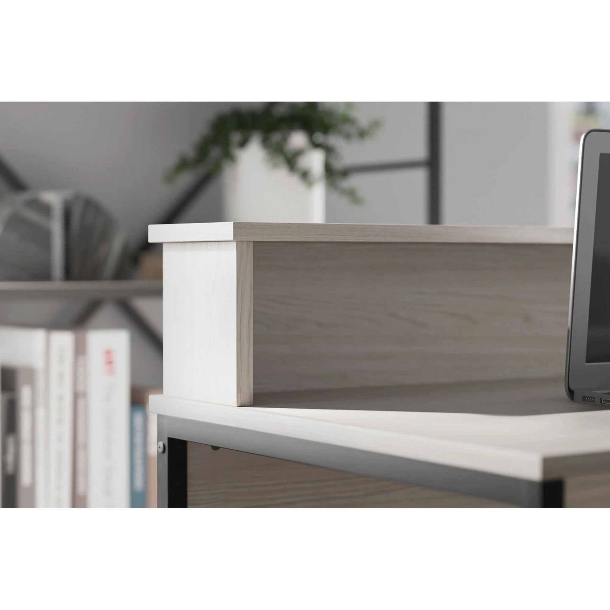 Bayflynn Desk - Image 6