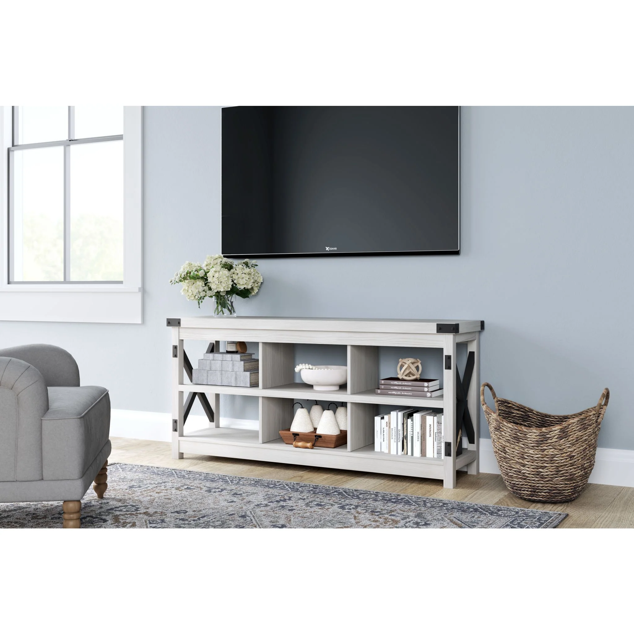 Bayflynn TV Stand - Image 2