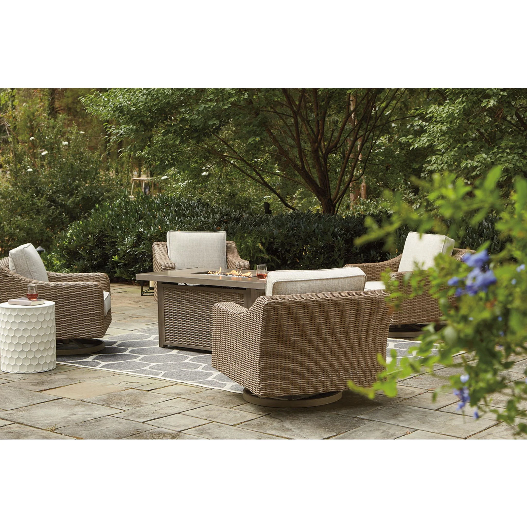 Beachcroft 5 Piece Outdoor Seating - Image 3