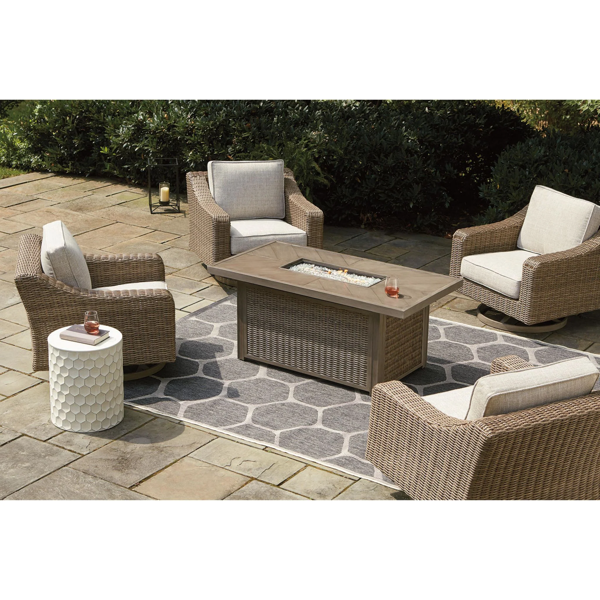 Beachcroft 5 Piece Outdoor Seating - Image 4
