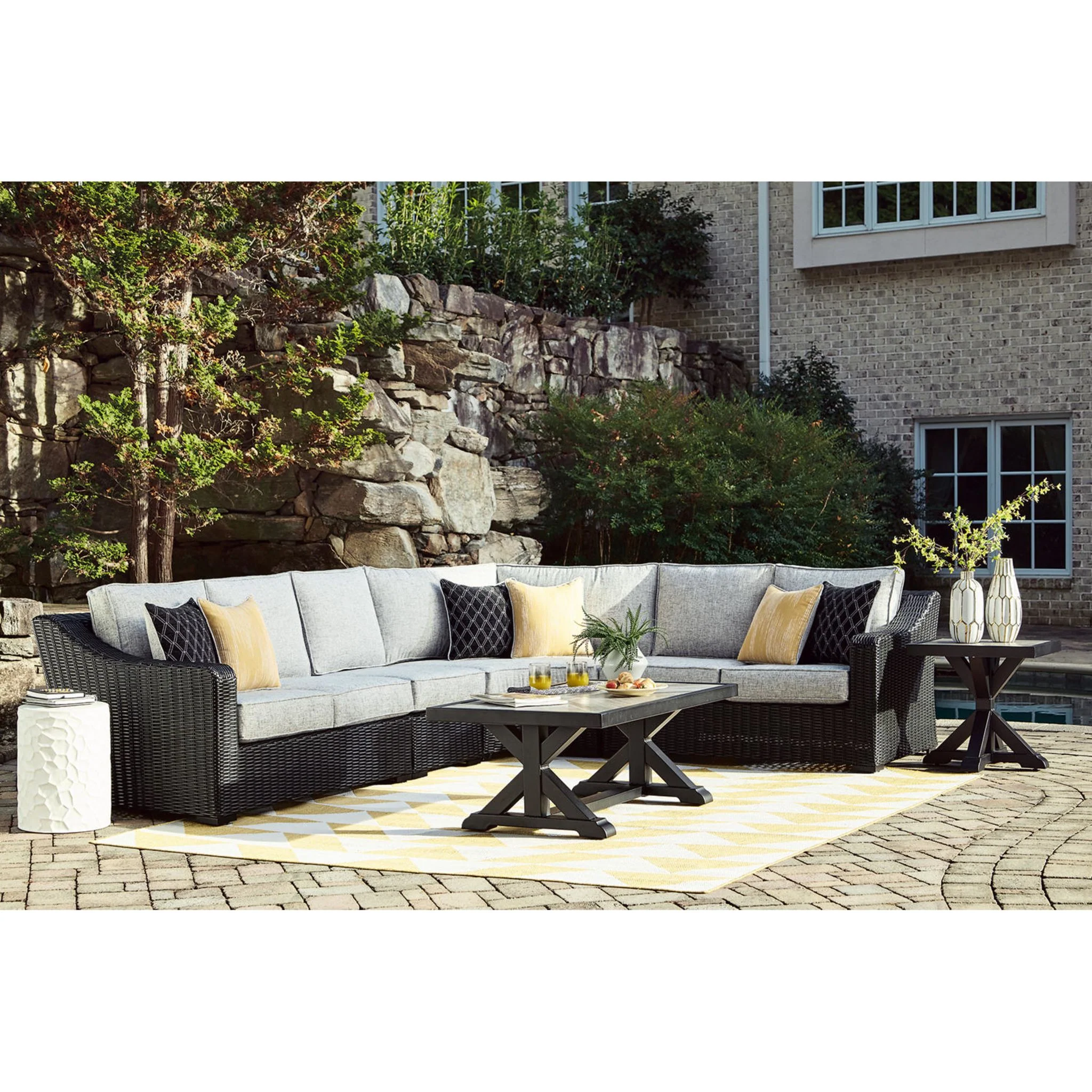 Beachcroft Outdoor End Table - Image 12