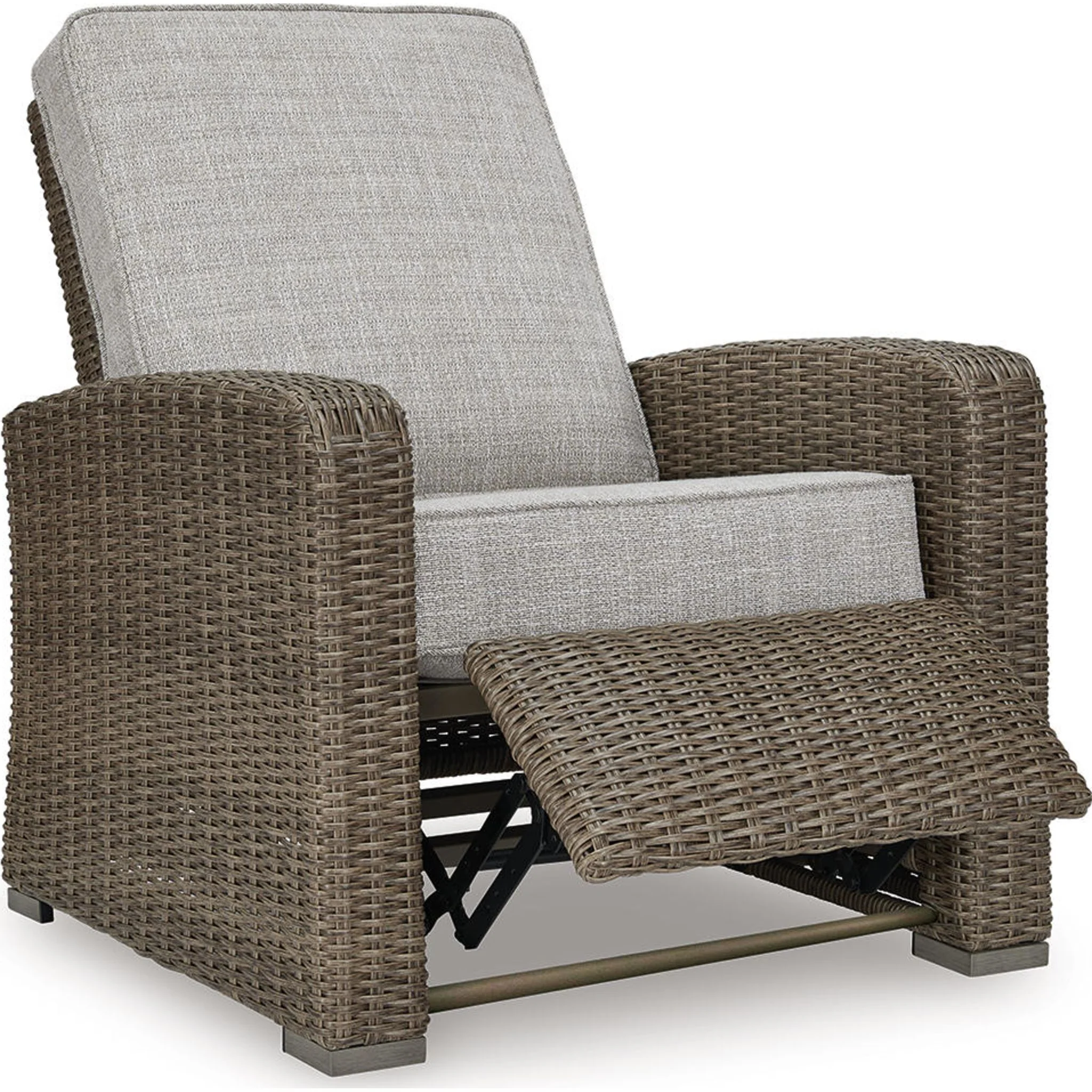 Beachcroft Outdoor Recliner - Image 3