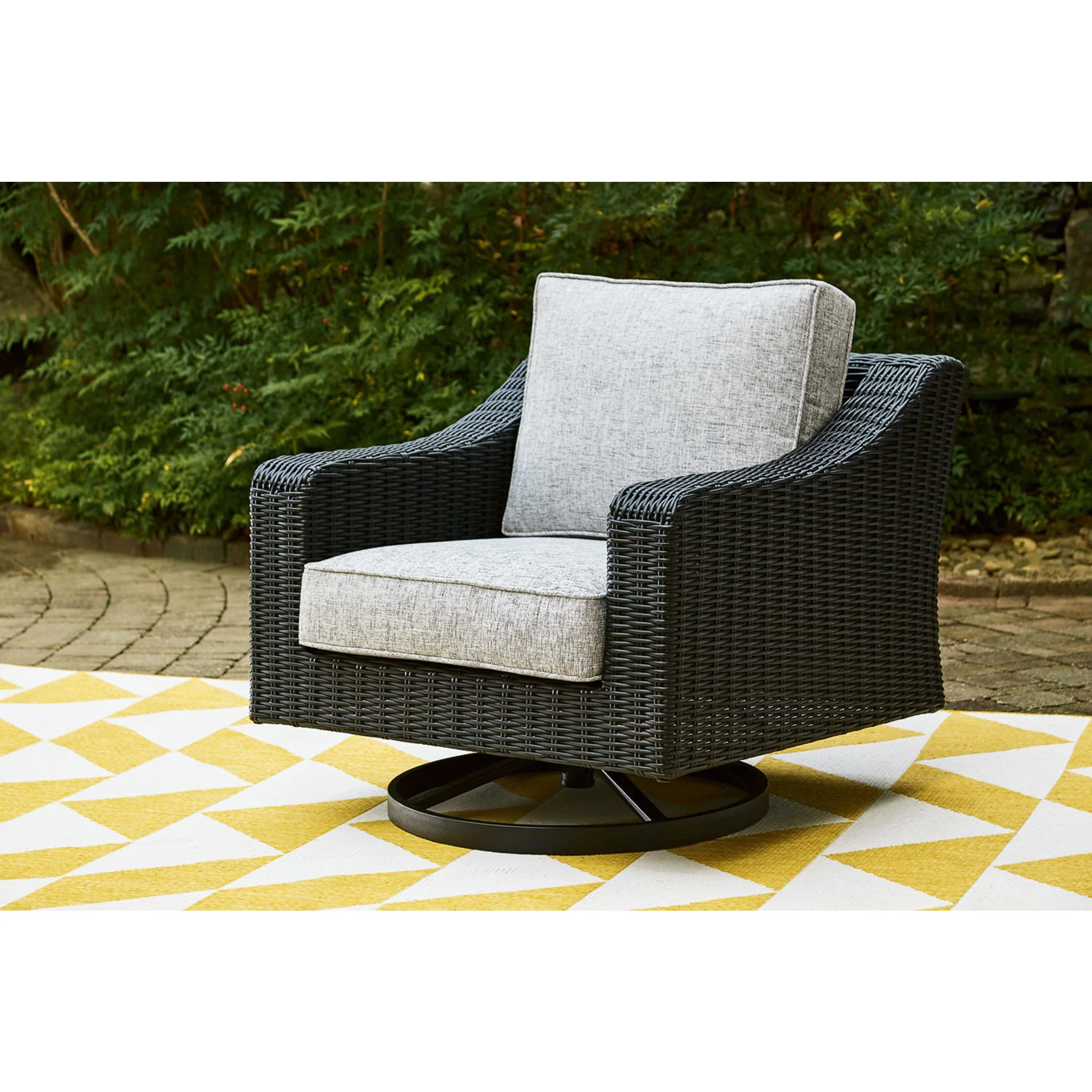 Beachcroft Outdoor Swivel Lounge Chair with Cushion - Image 2