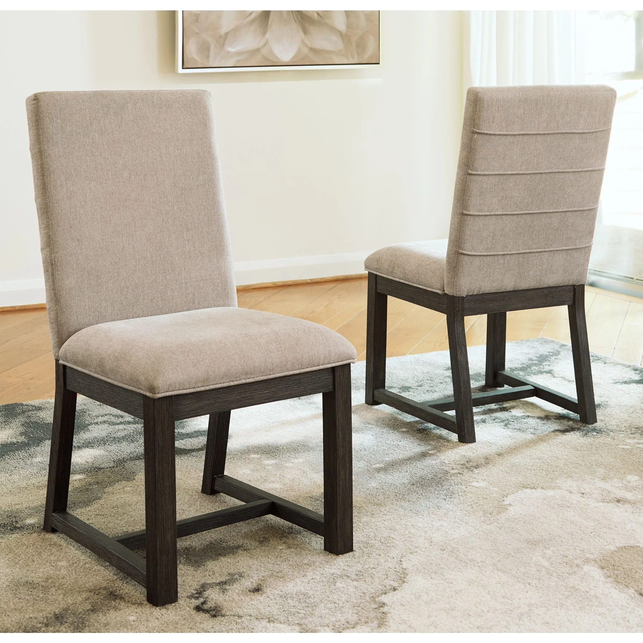 Bellvern-Exclusive Dining Set - Image 4