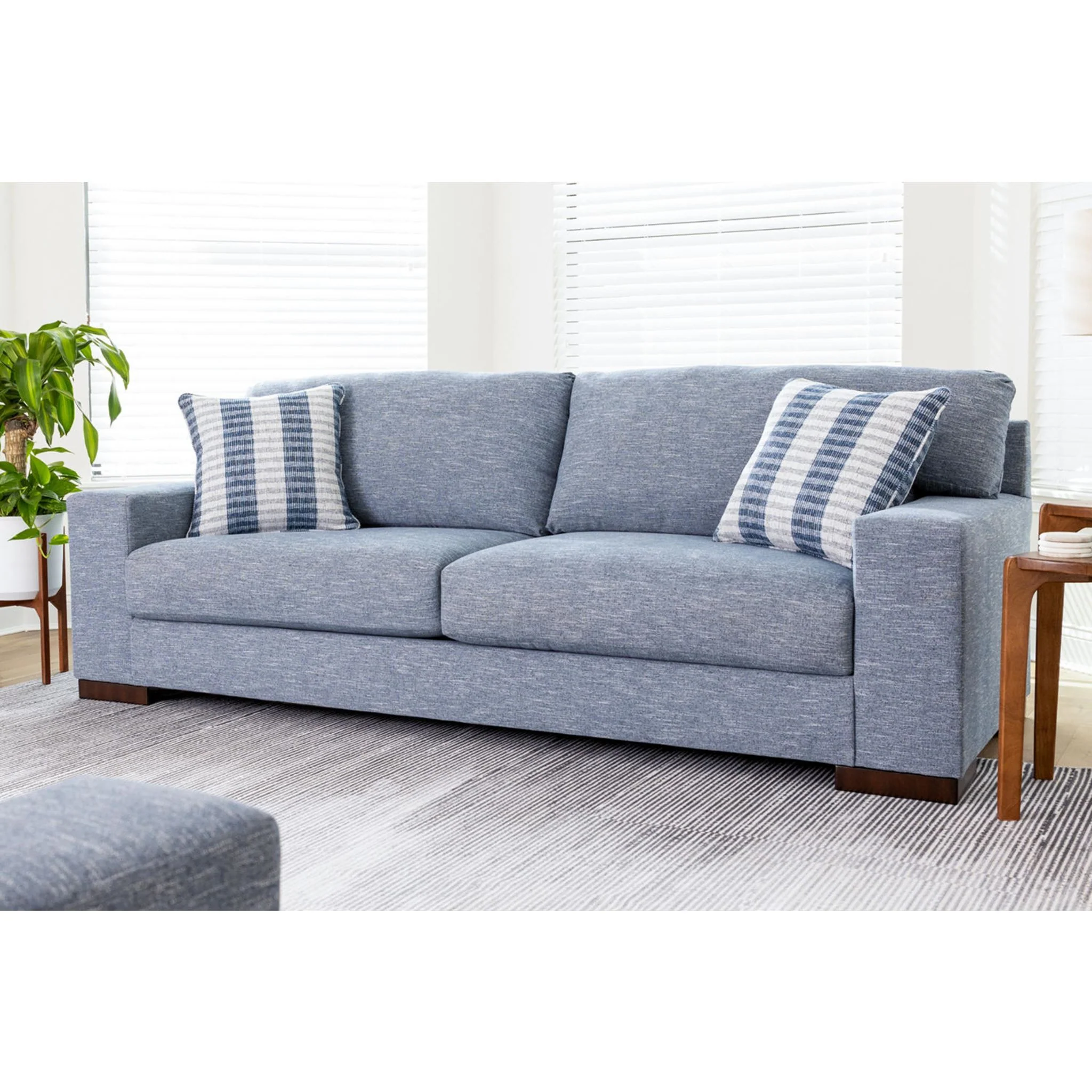 Belvoir-Exclusive Sofa - Image 17