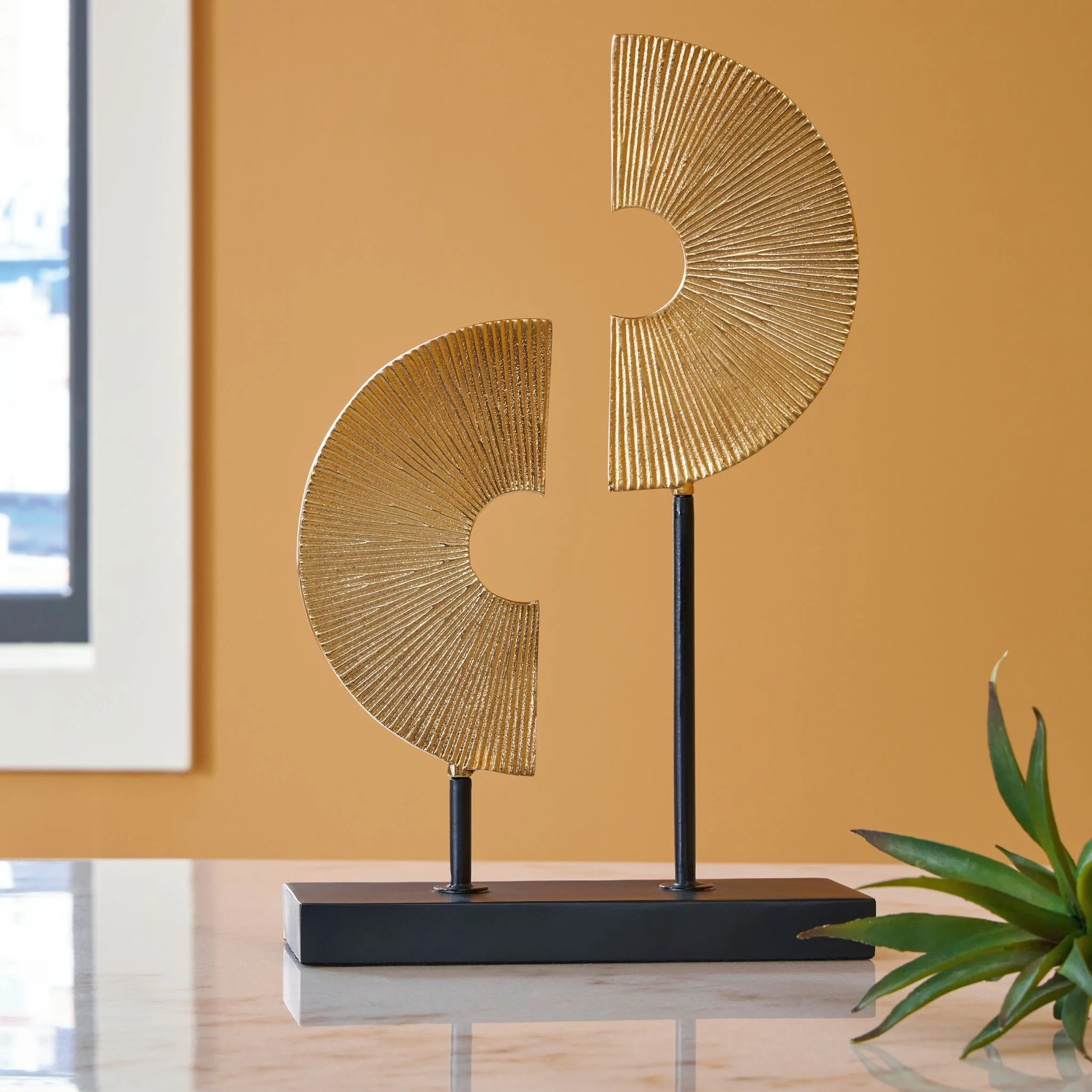 Berrnette Sculpture - Image 2