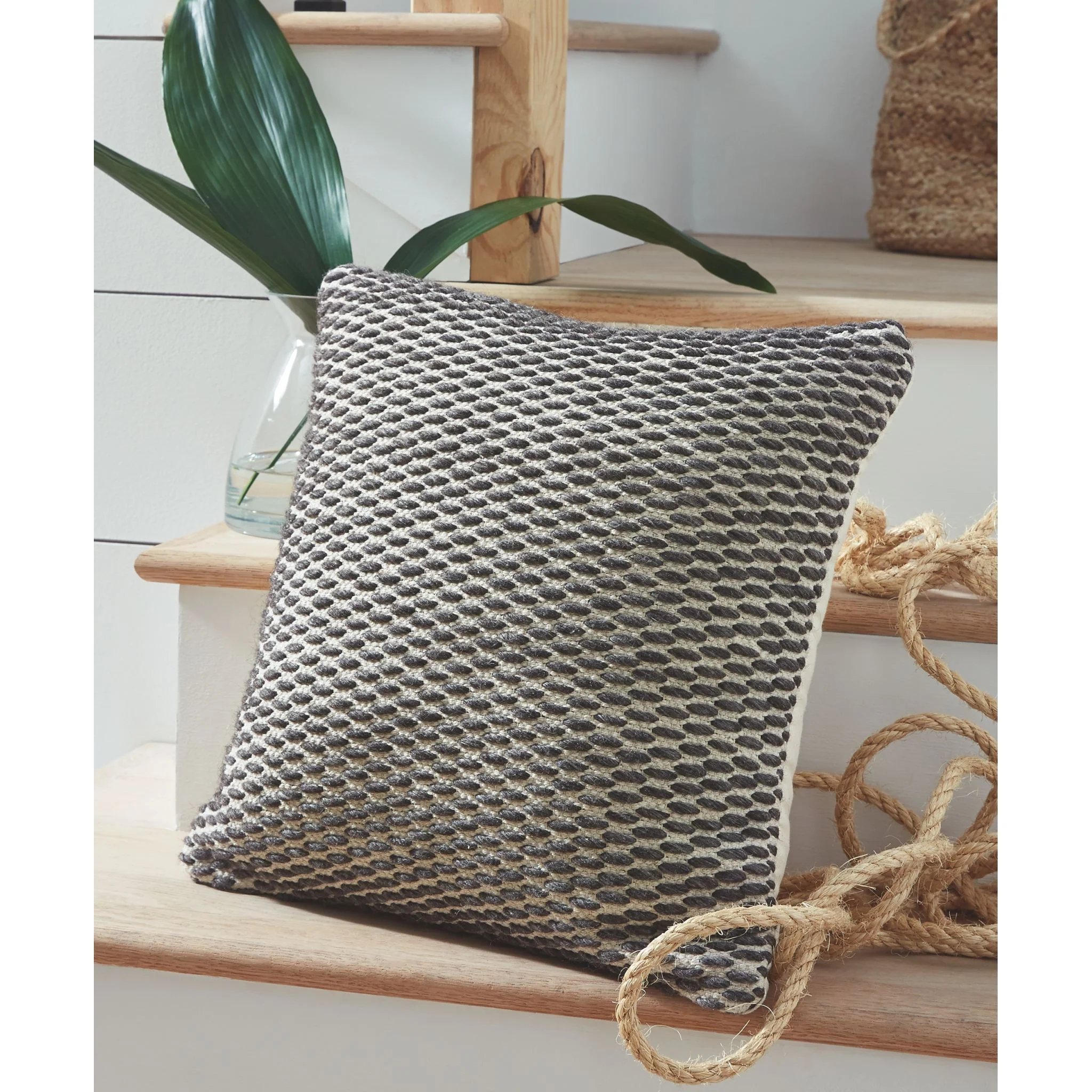 Bertin Pillow - Image 2