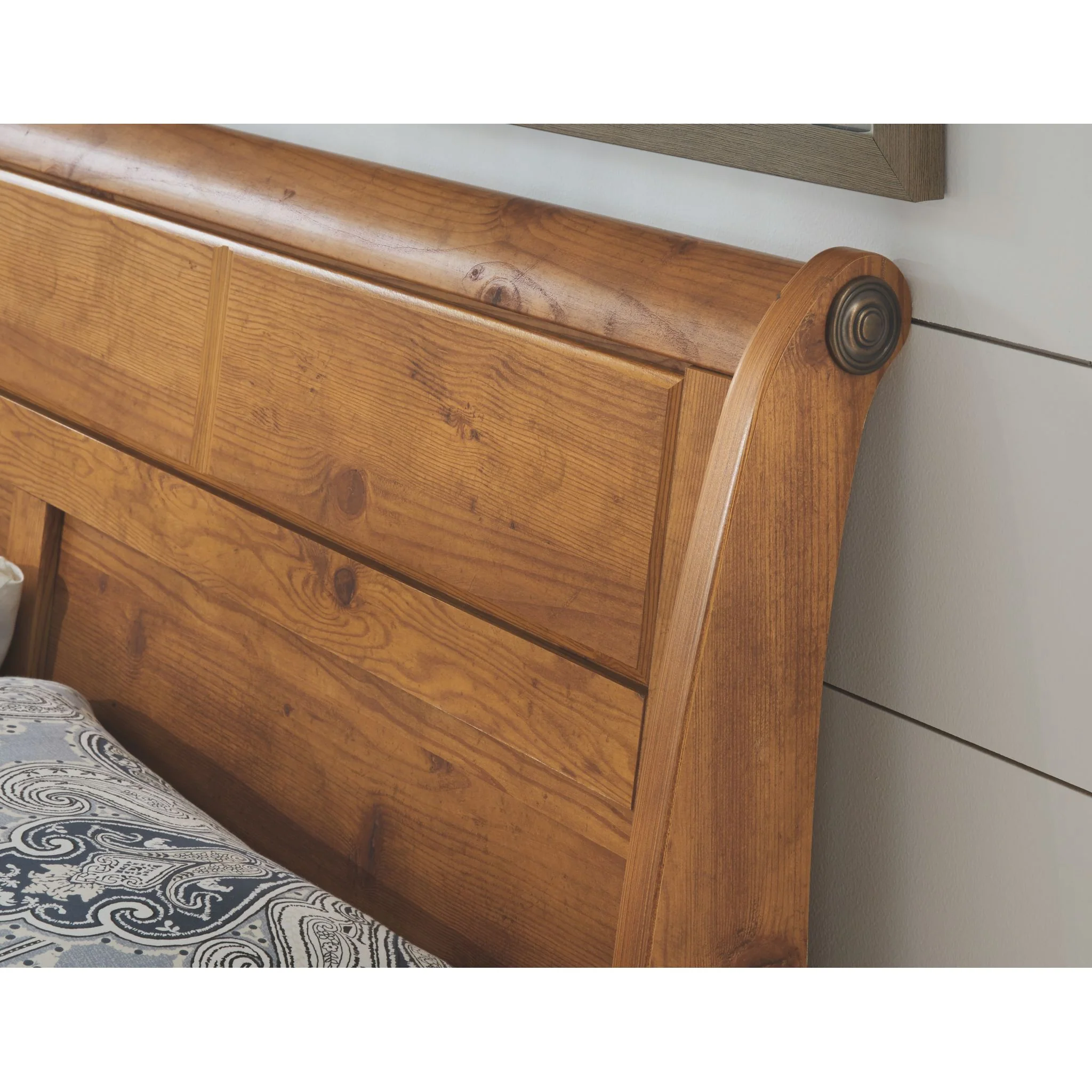 Bittersweet 3 Piece Queen Sleigh Bed - Image 6