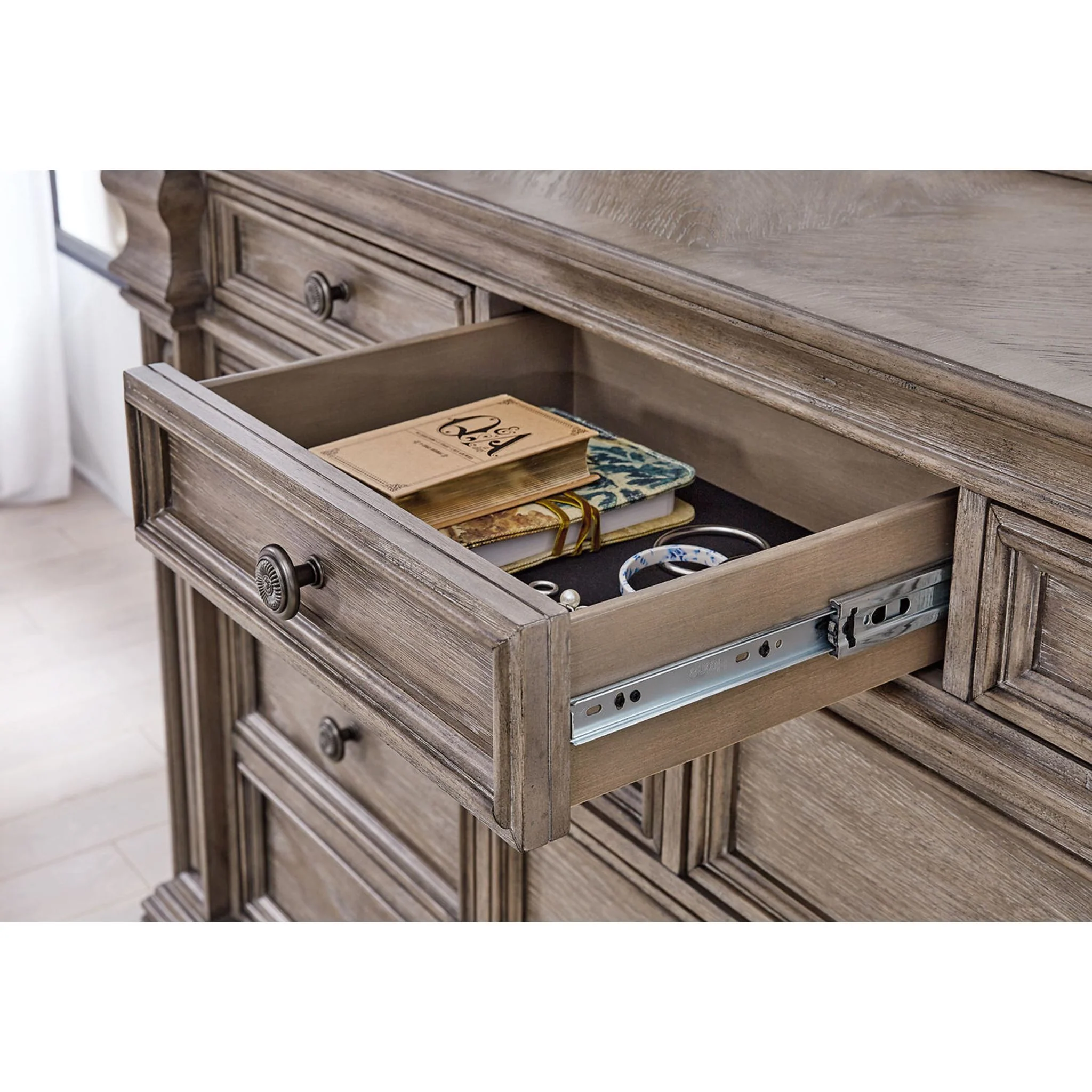 Blairhurst Dresser - Image 8