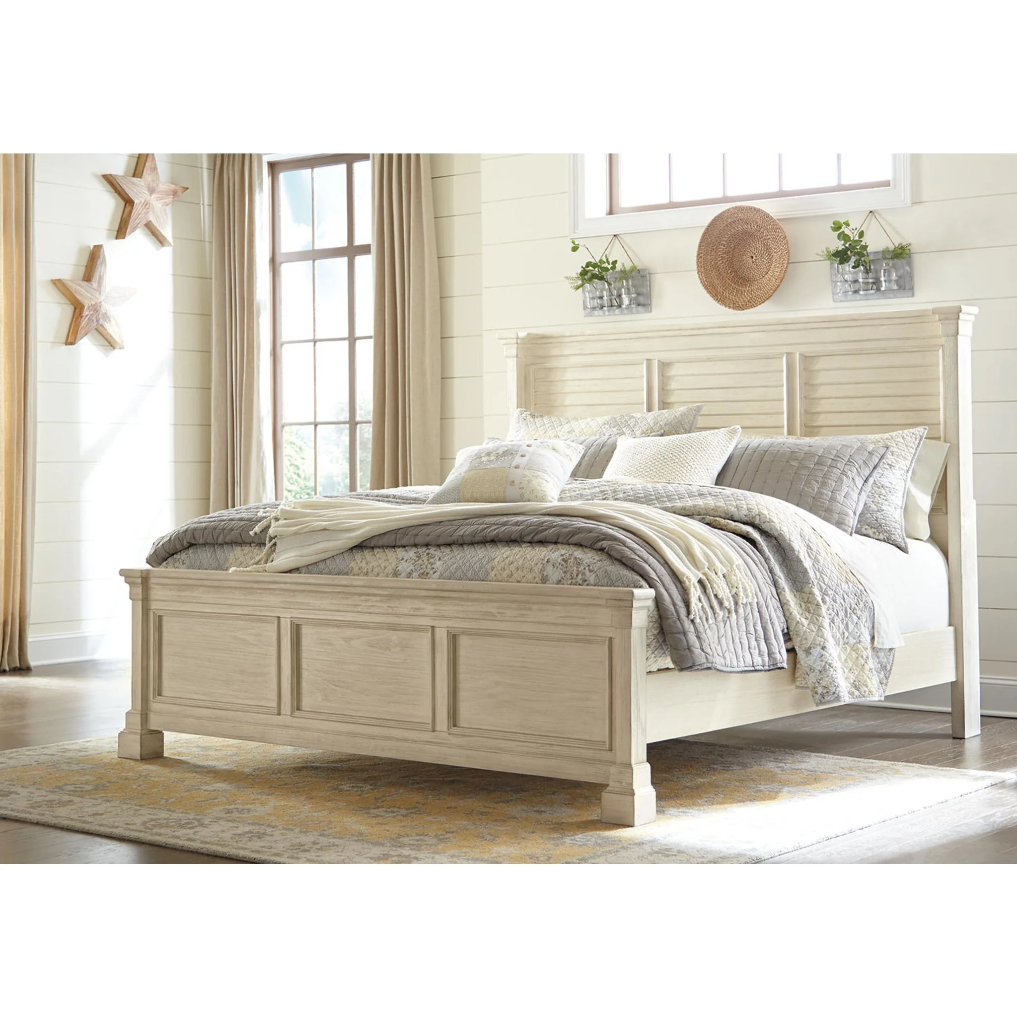 Bolanburg 5 Piece Louvered Panel Bedroom - Image 5
