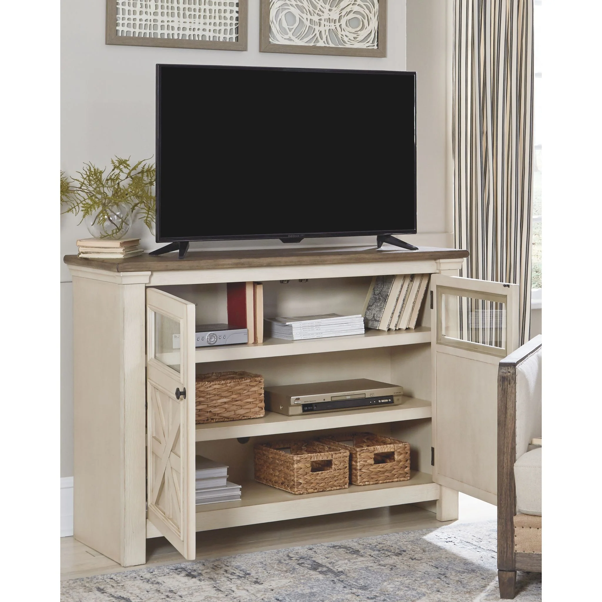Bolanburg TV Stand - Image 3