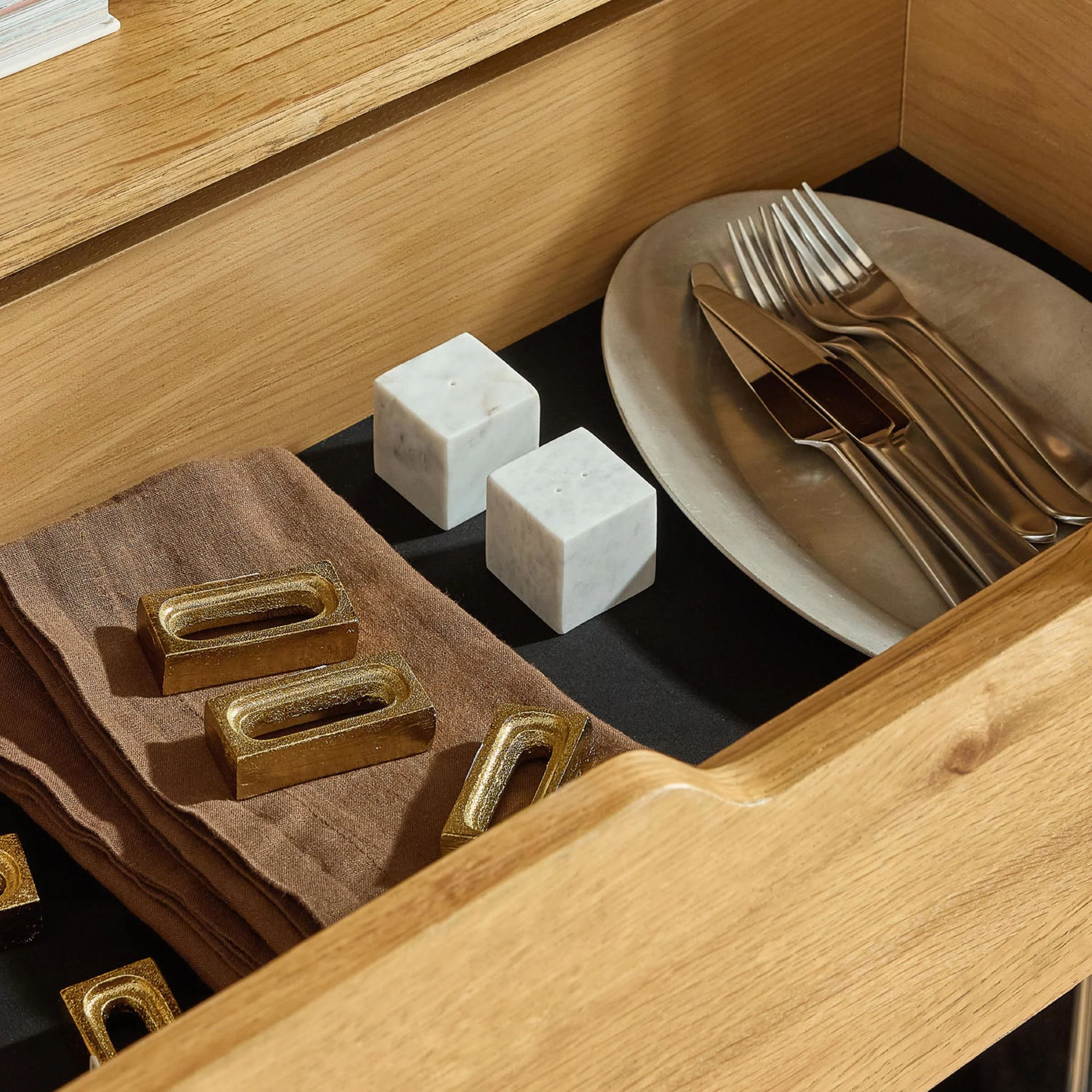 Bracken-Exclusive Display Cabinet - Image 21