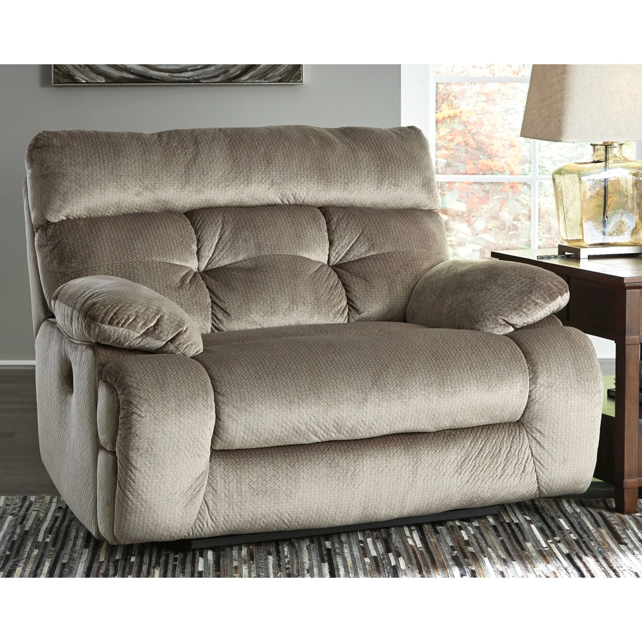 Brassville-Exclusive Wide Seat Recliner - Image 4