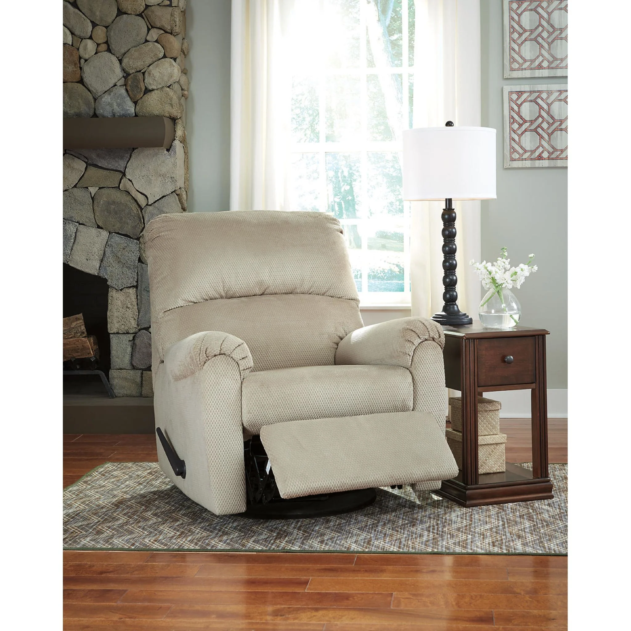 Breegin Chairside End Table - Image 18