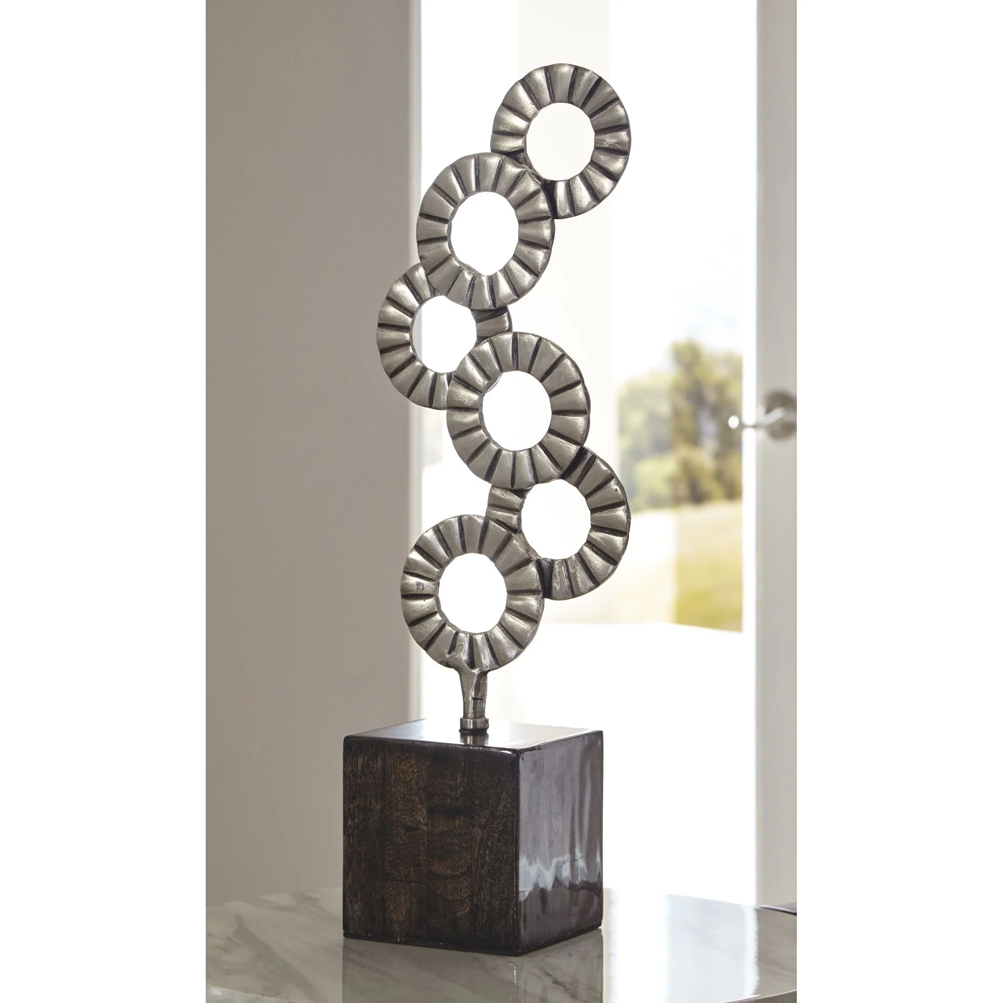 Brevyn Sculpture - Image 2