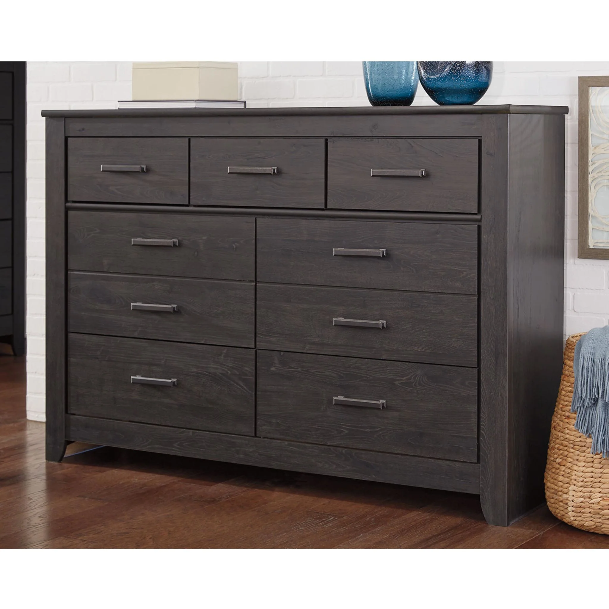 Brinxton Dresser - Image 10