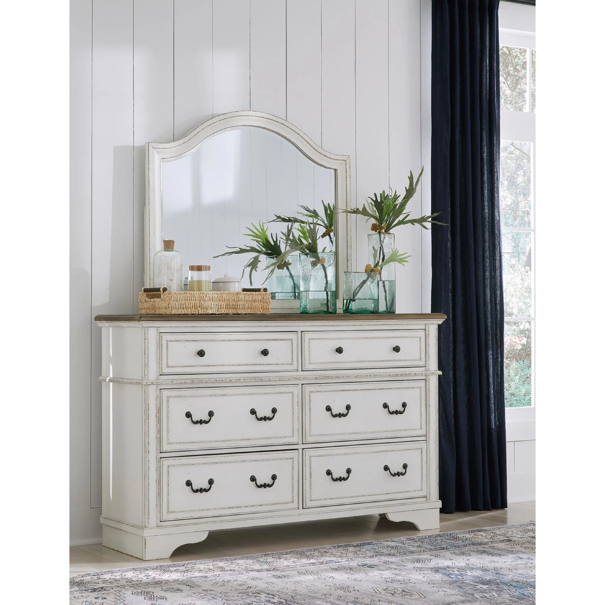 Brollyn 5 Piece Panel Bedroom - Image 40