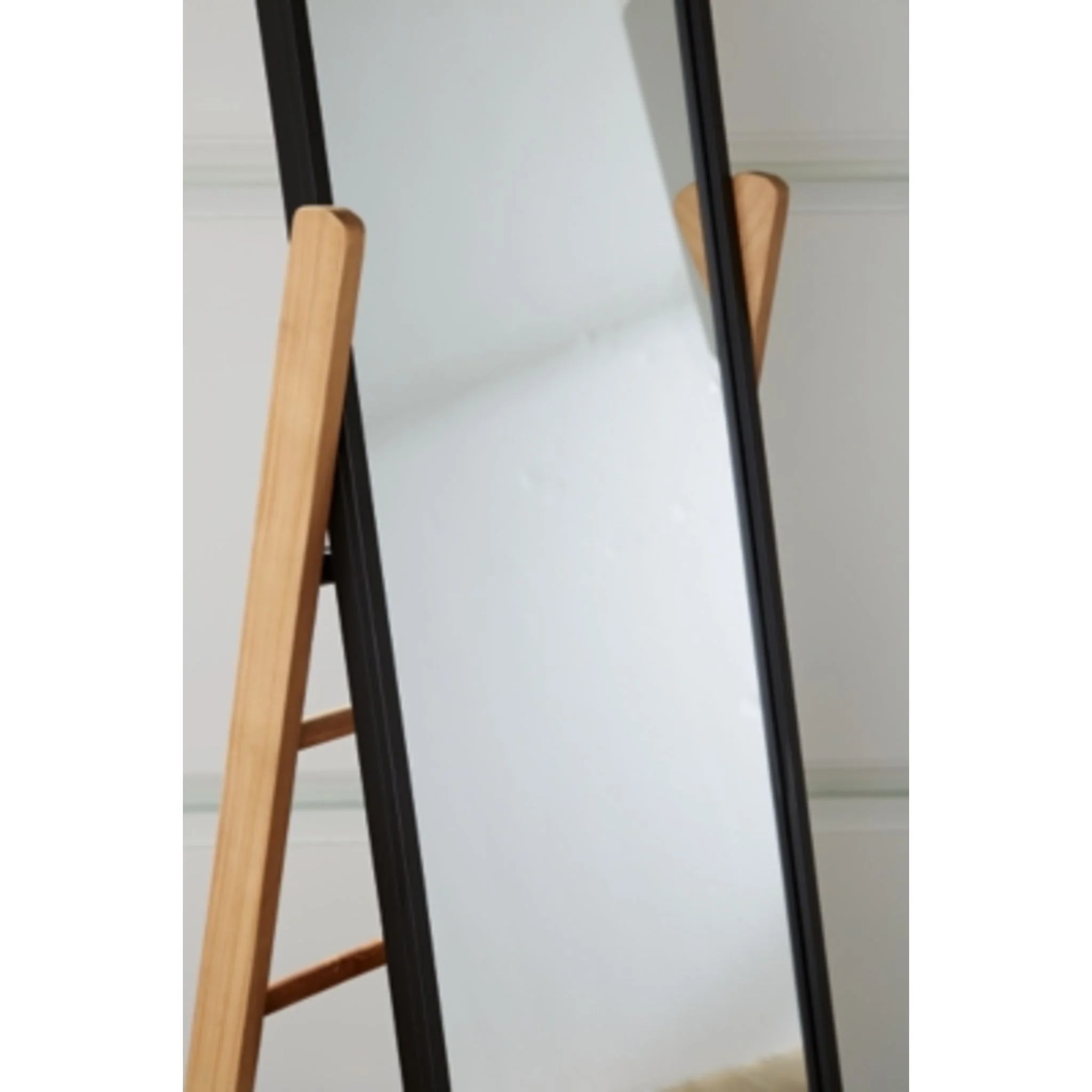 Bronick Floor Mirror - Image 4