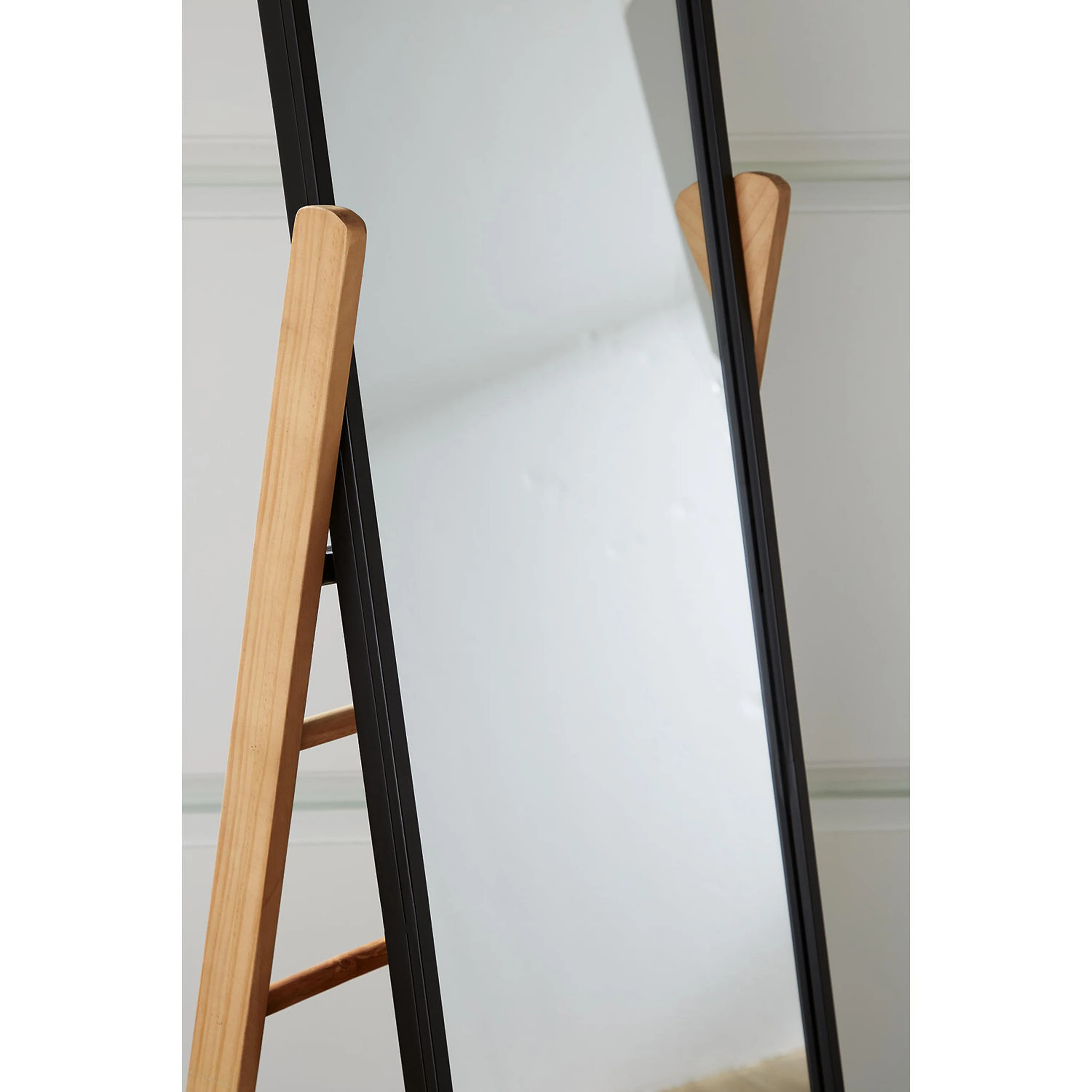 Bronick Floor Mirror - Image 6